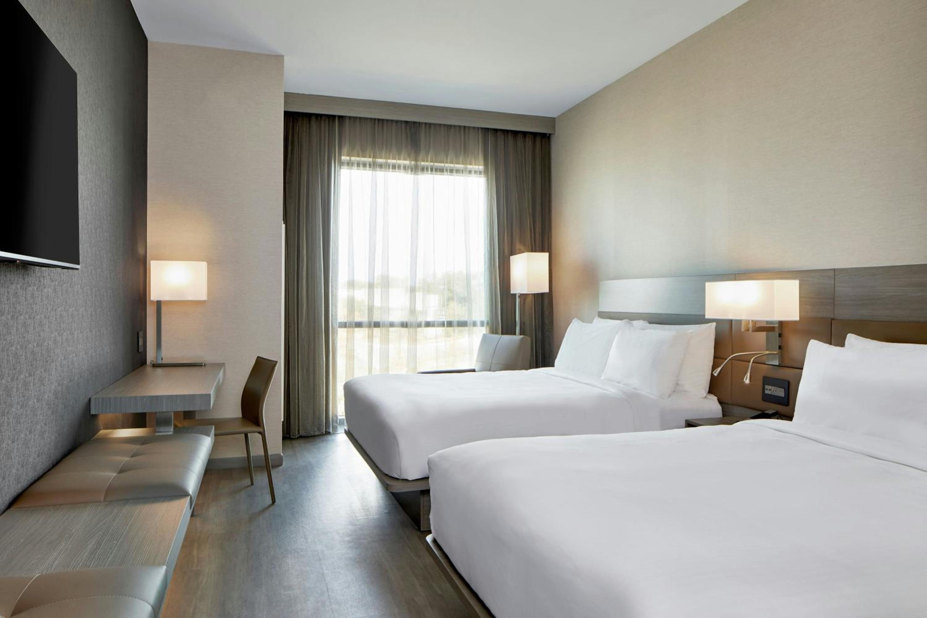 Queen Room with Two Queen Beds and Roll-In Shower - Mobility Access