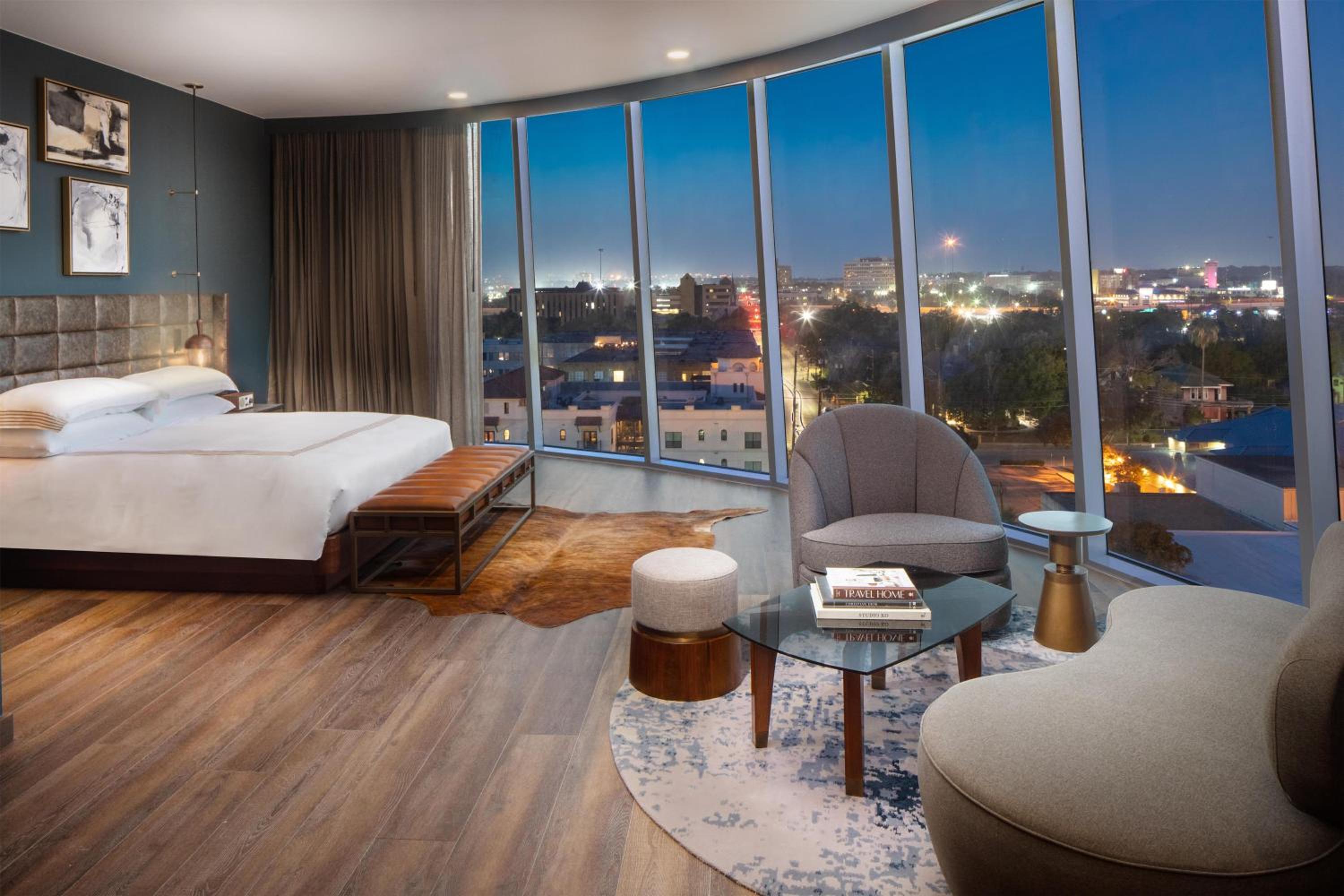 King Studio Suite