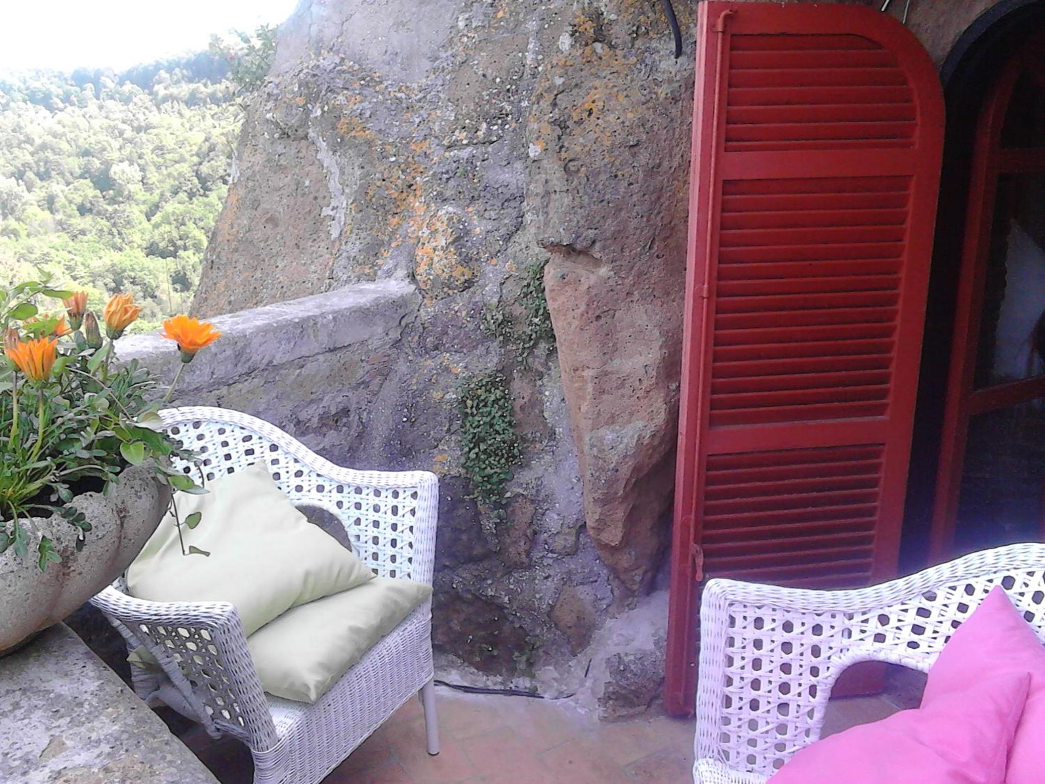 One-Bedroom House - Photo 25