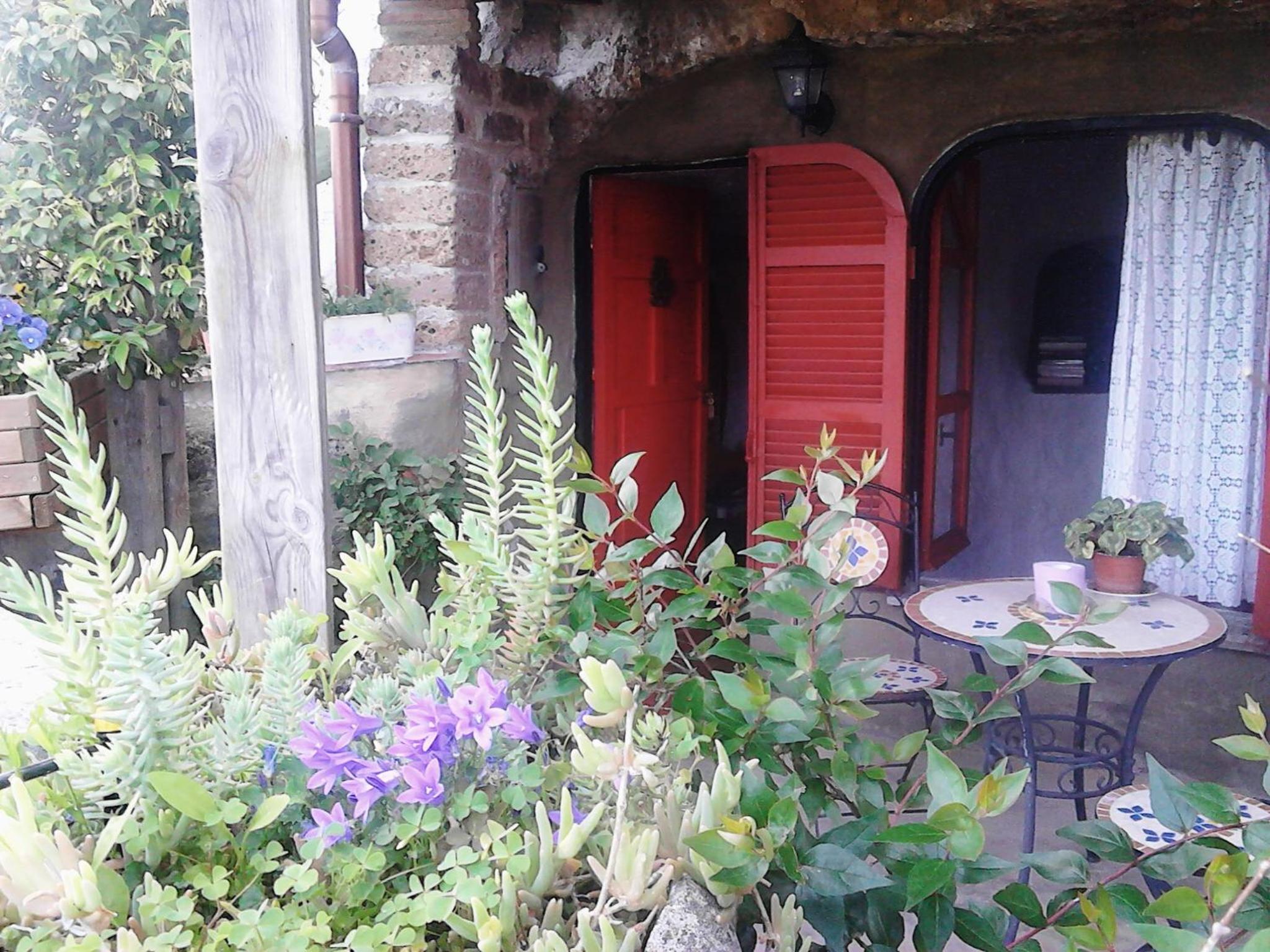 One-Bedroom House - Photo 24