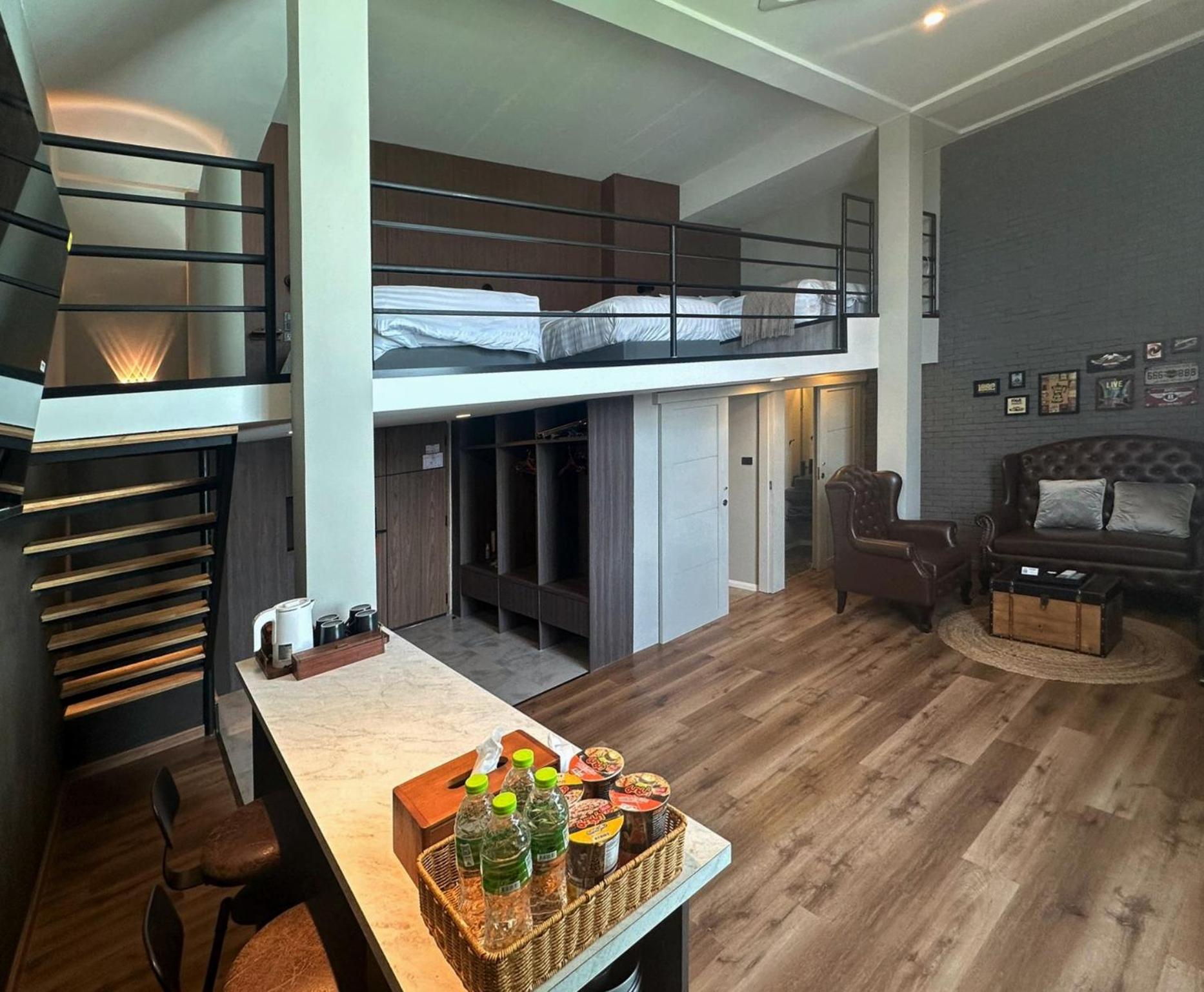 Quadruple Room with Private Bathroom photo 2