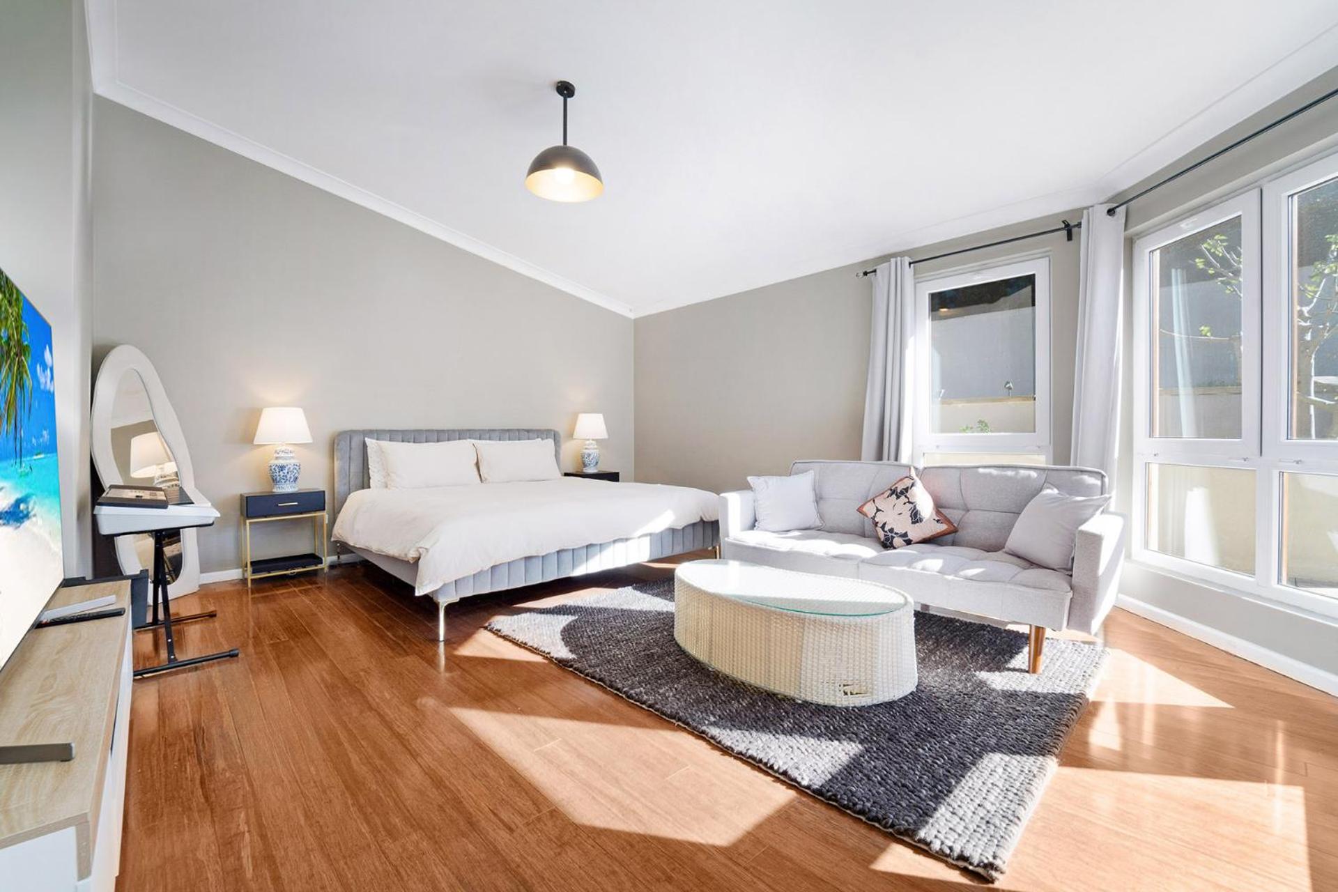 Family Room with Private Bathroom photo 1