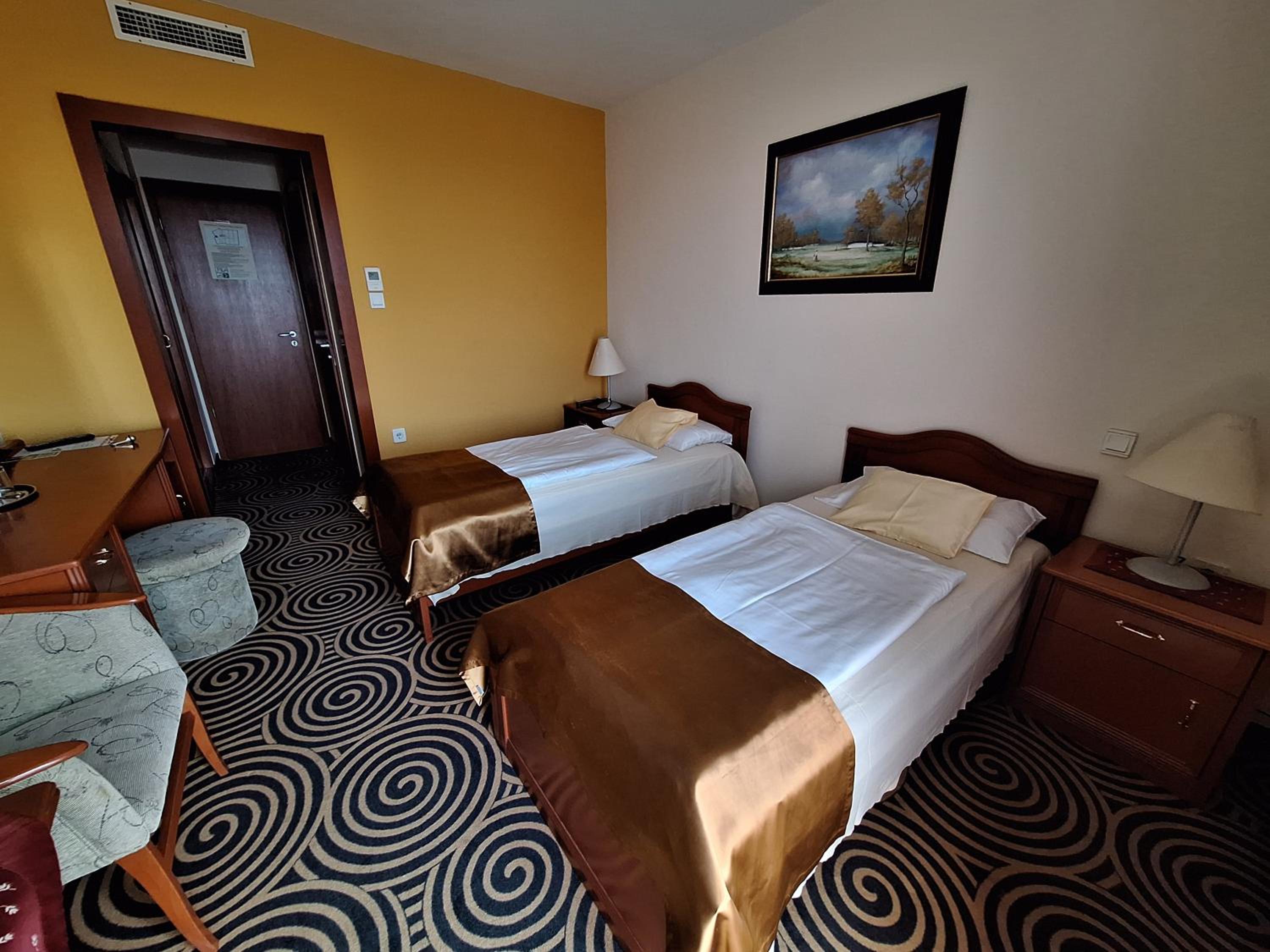 Standard Twin Room