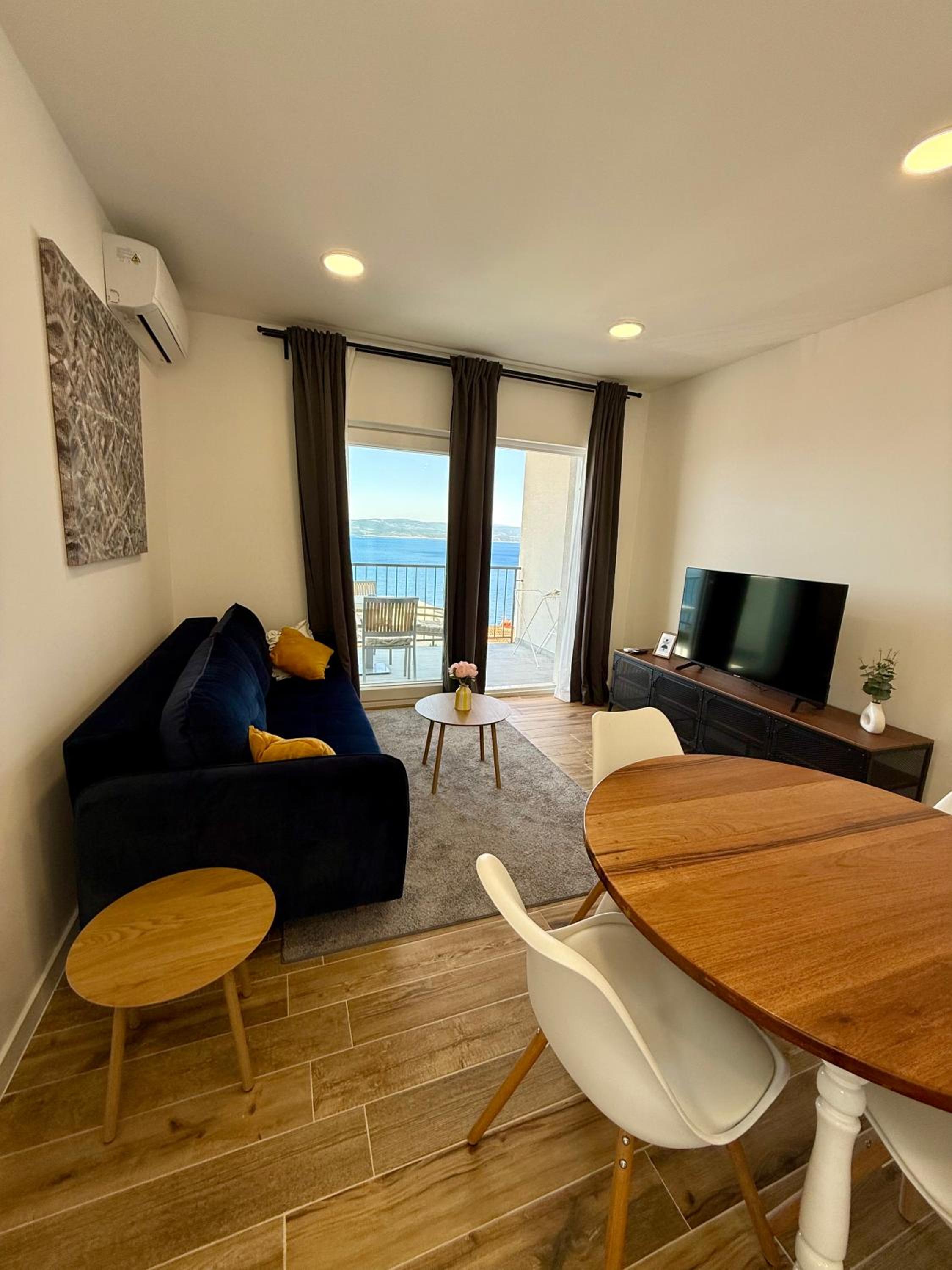 One-Bedroom Apartment with Sea View