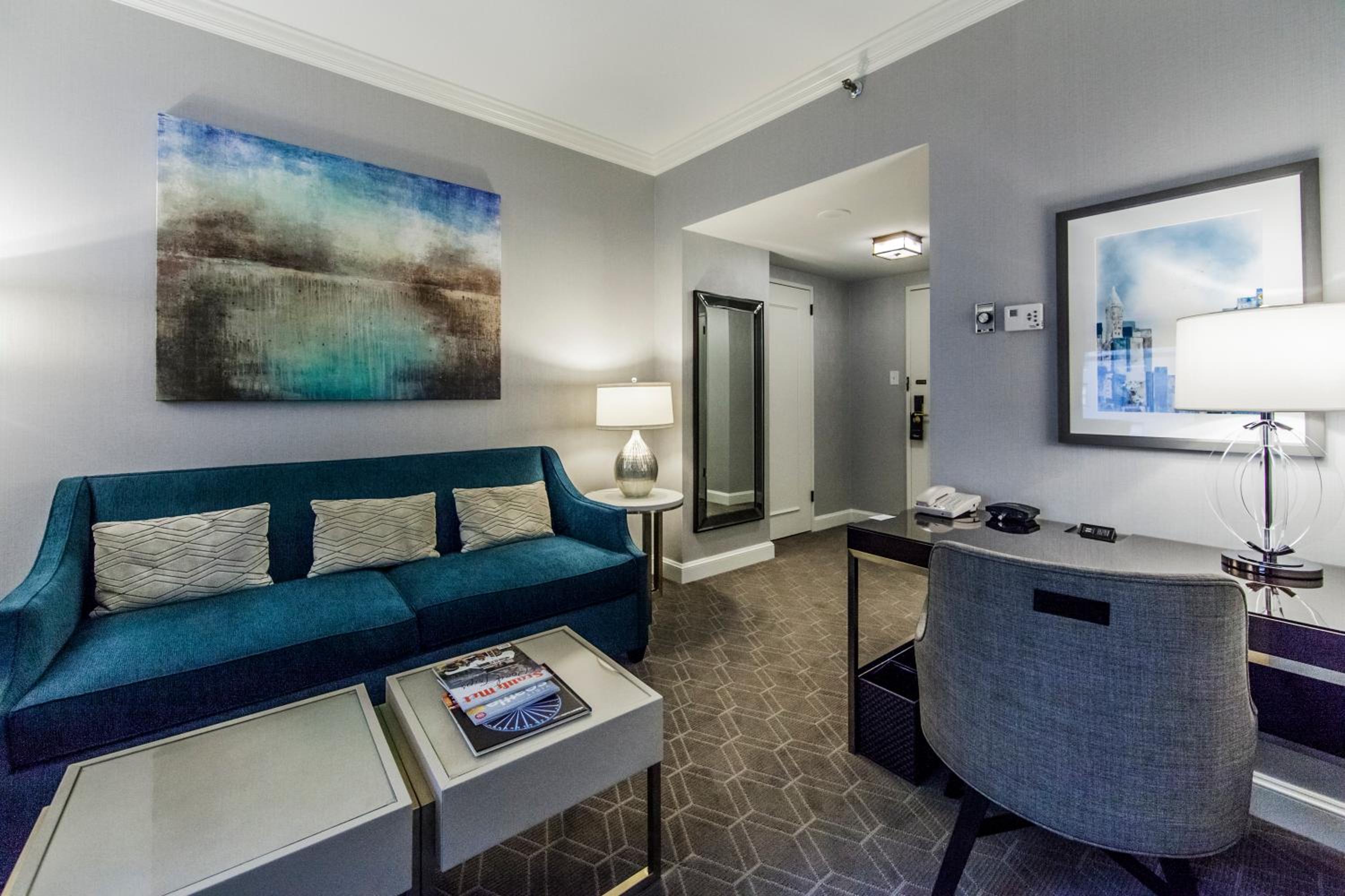 One-Bedroom King Suite - Photo 4