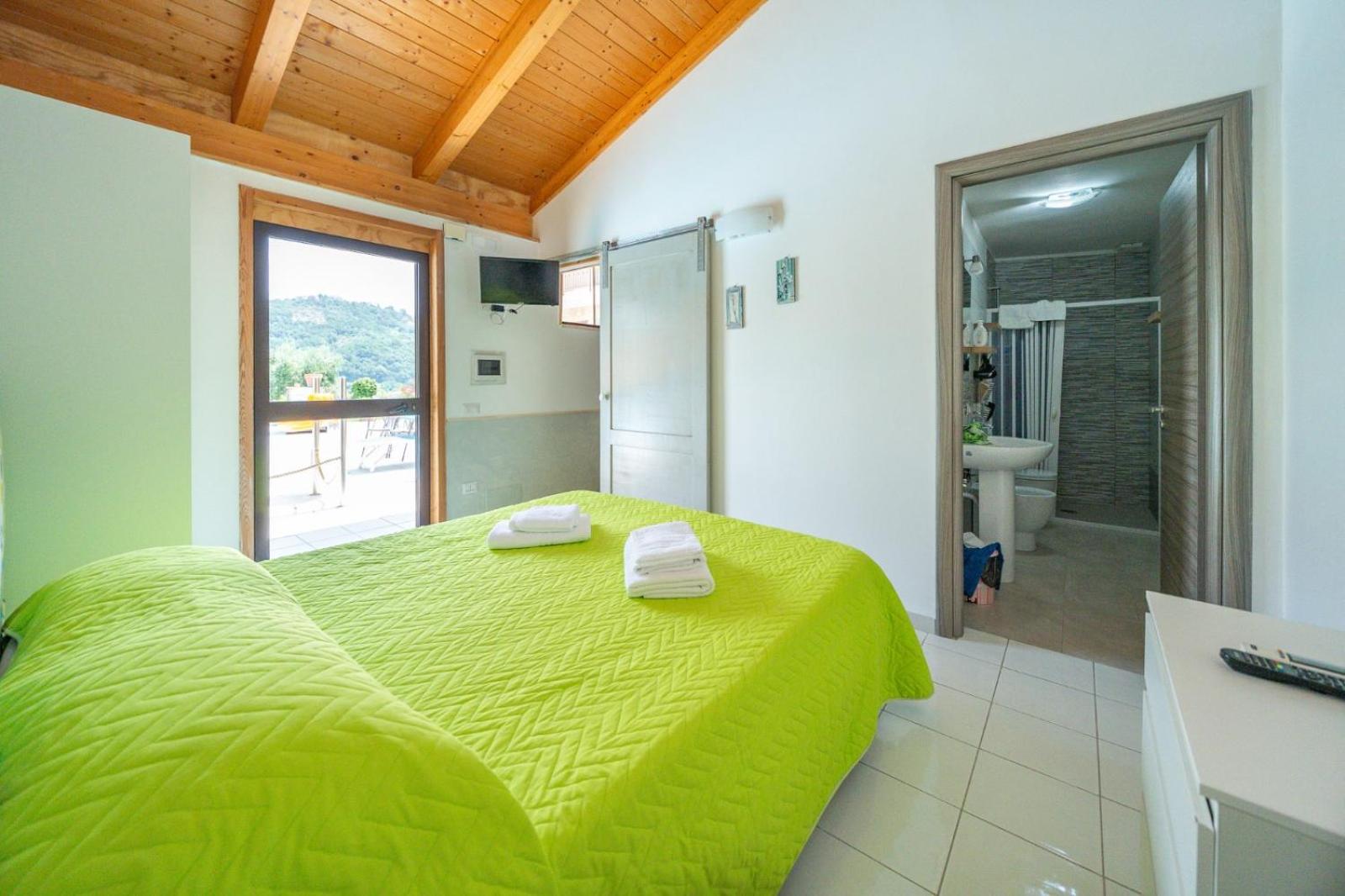 One-Bedroom House photo 3