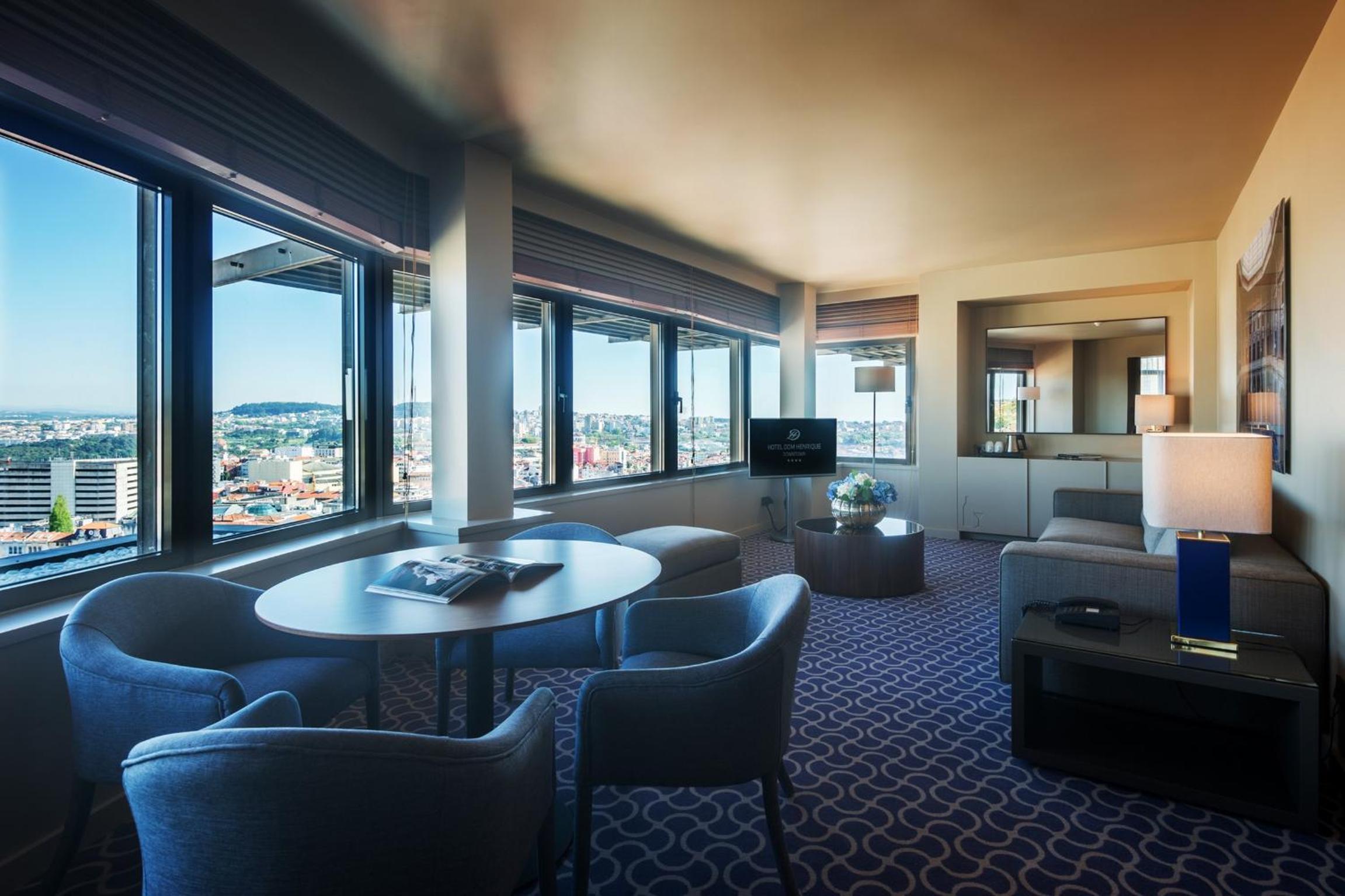 Deluxe Panoramic Suite - Photo 2