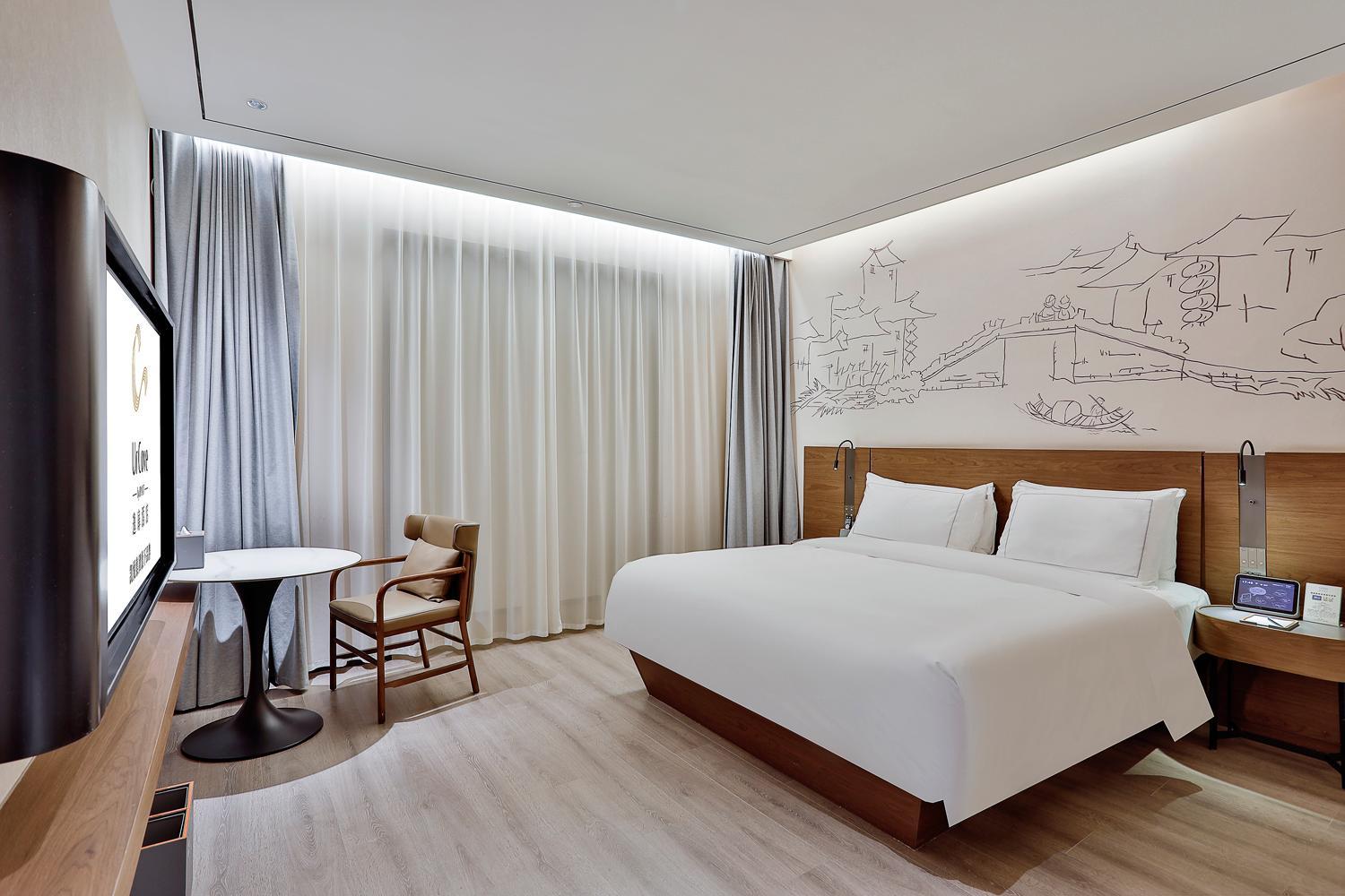 Standard Queen Room