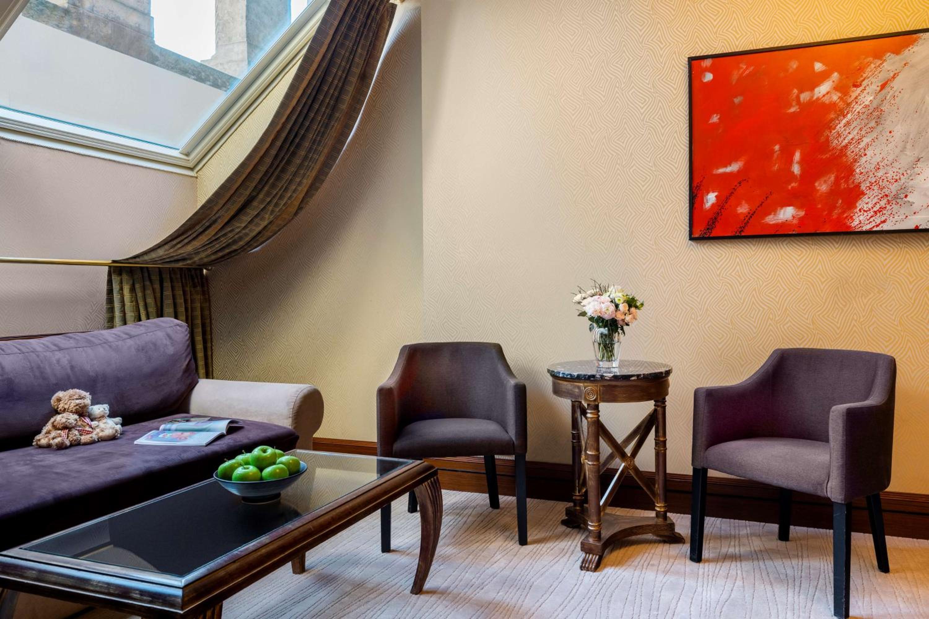 Family Suite (Non Smoking)