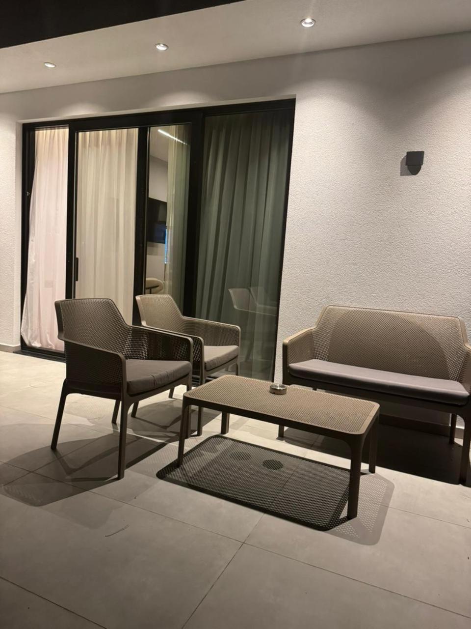 One-Bedroom Apartment with Sea View and Terrace photo 2