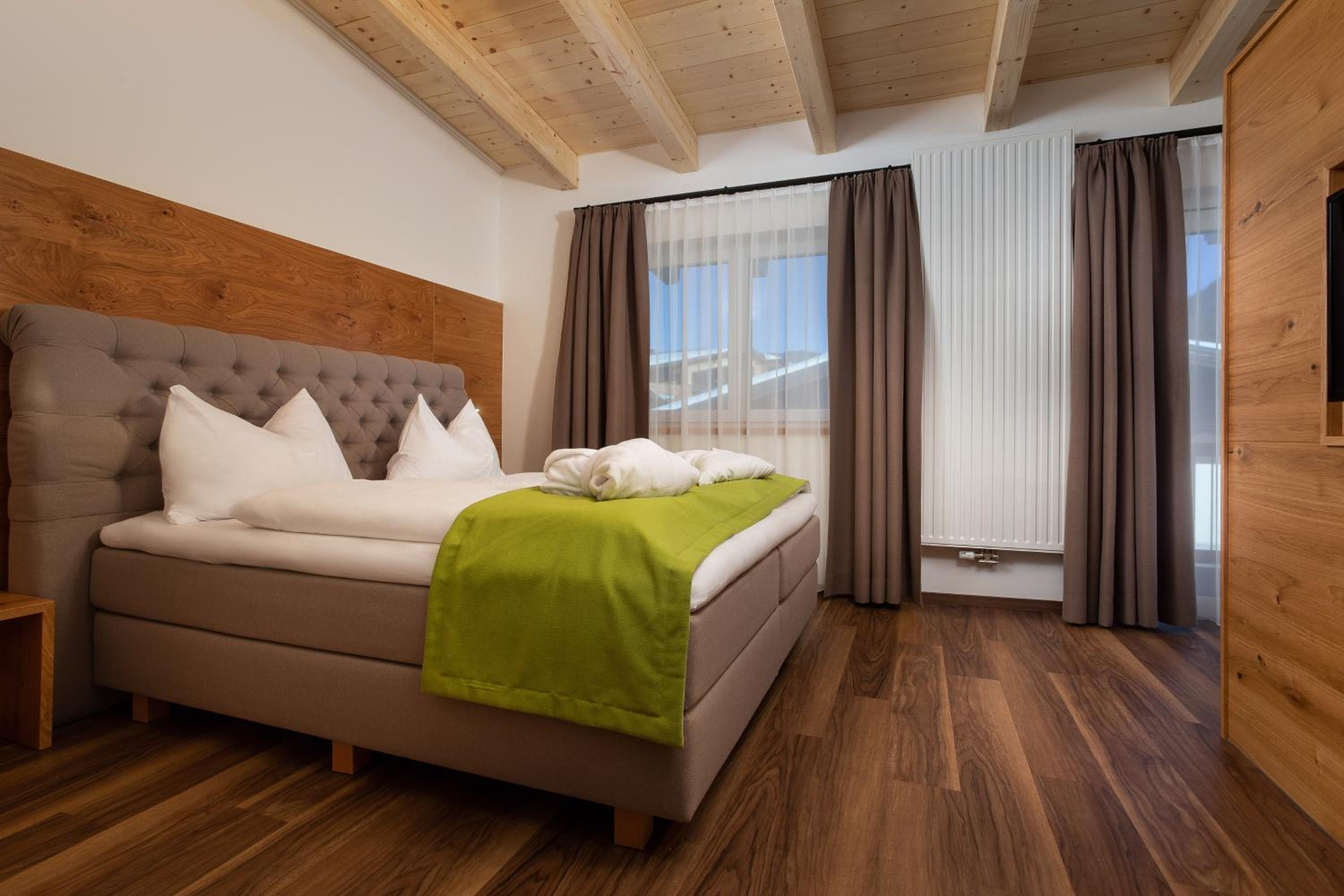 Junior Suite with Balcony photo 3