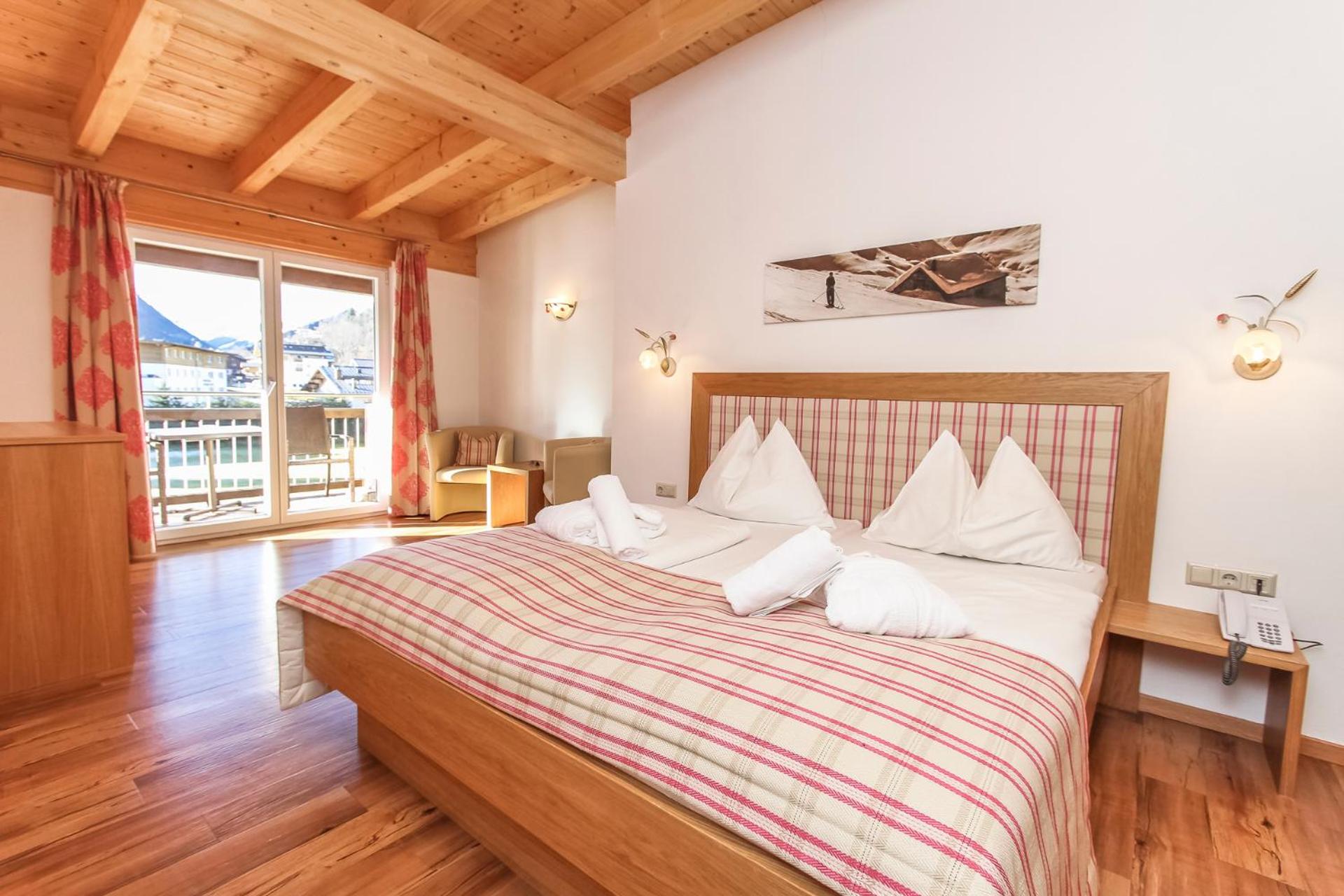 Deluxe Double Room with Balcony photo 1