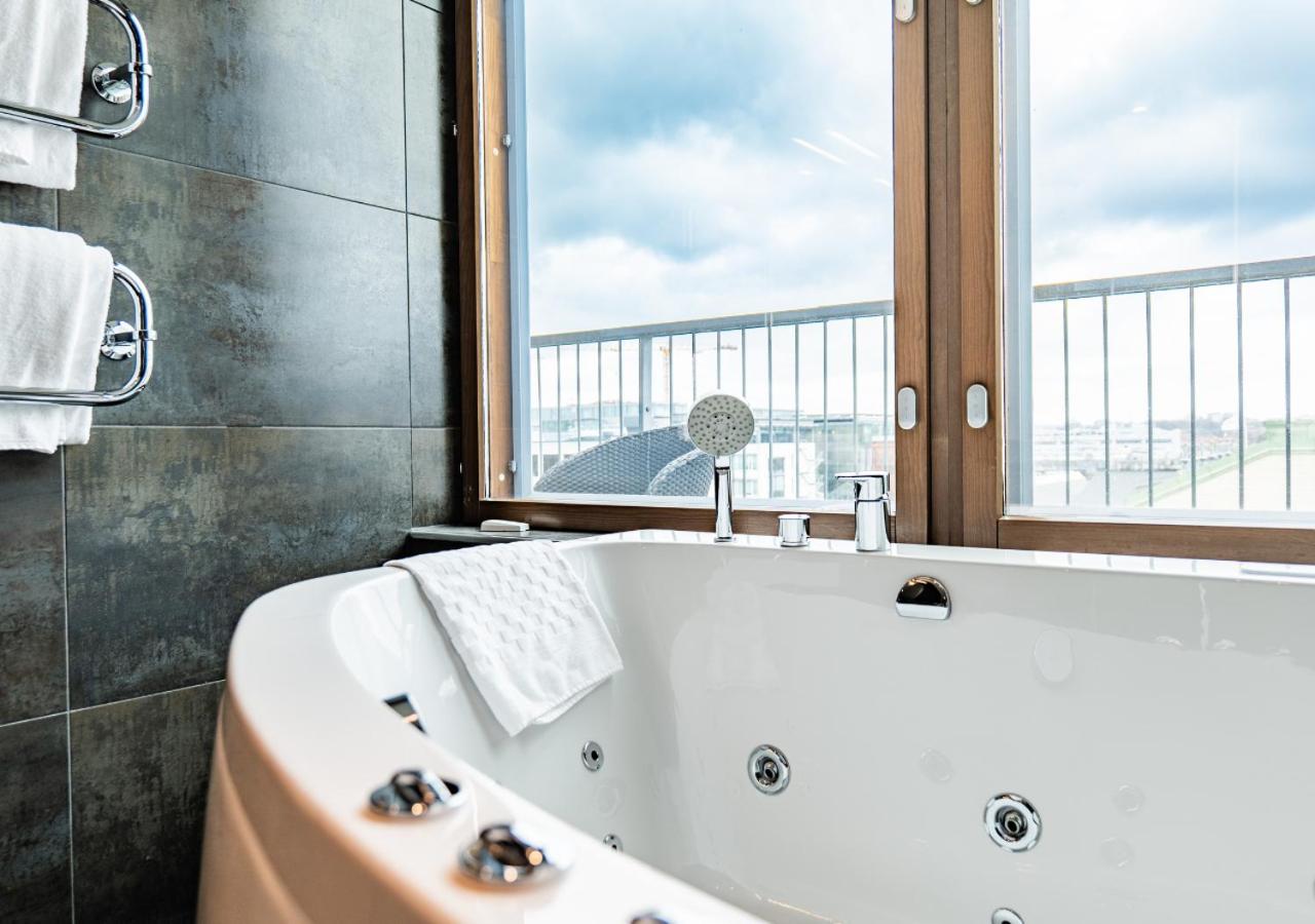 Premium Suite - Photo 3