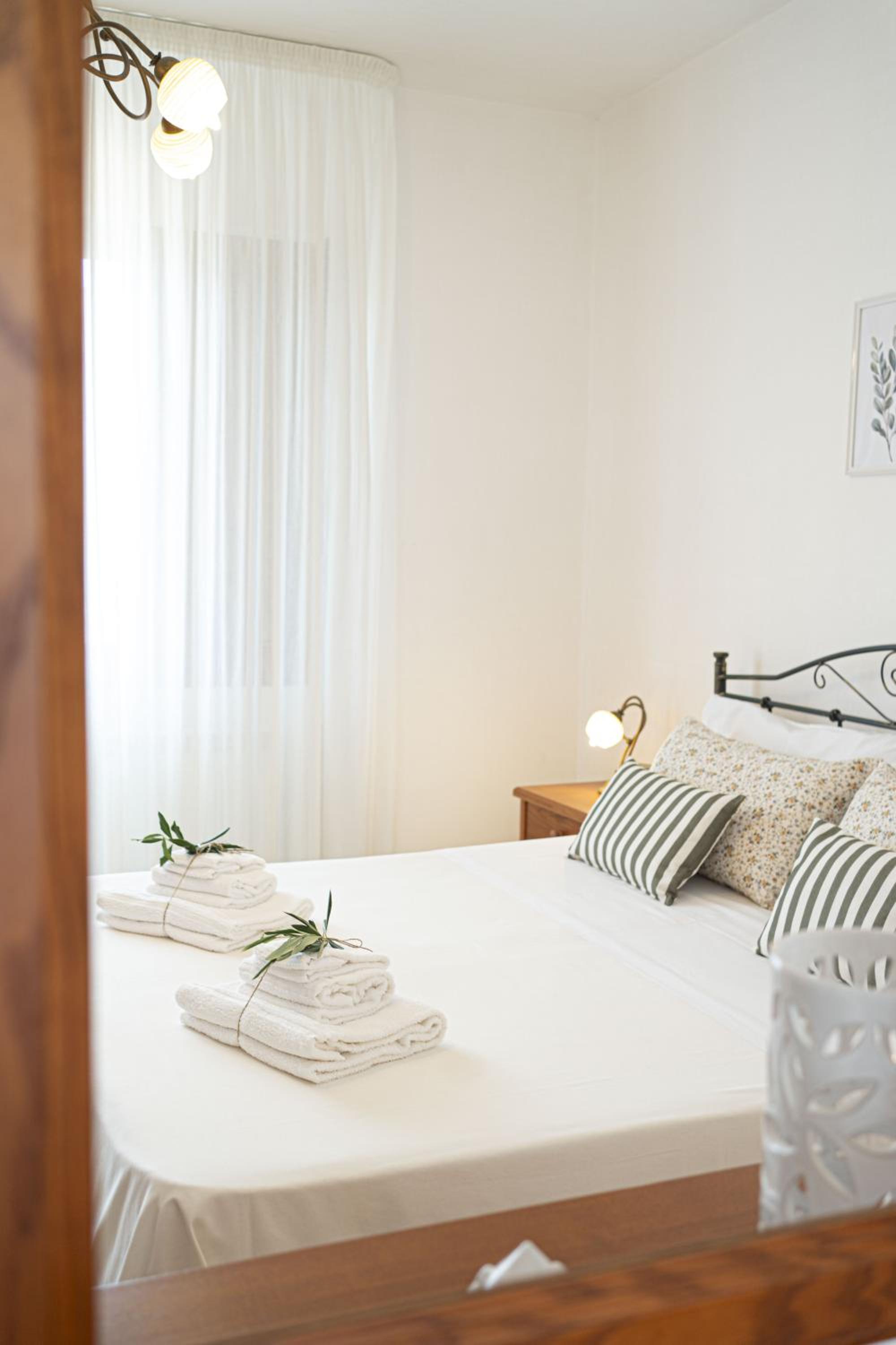 Two-Bedroom Apartment with Balcony photo 3