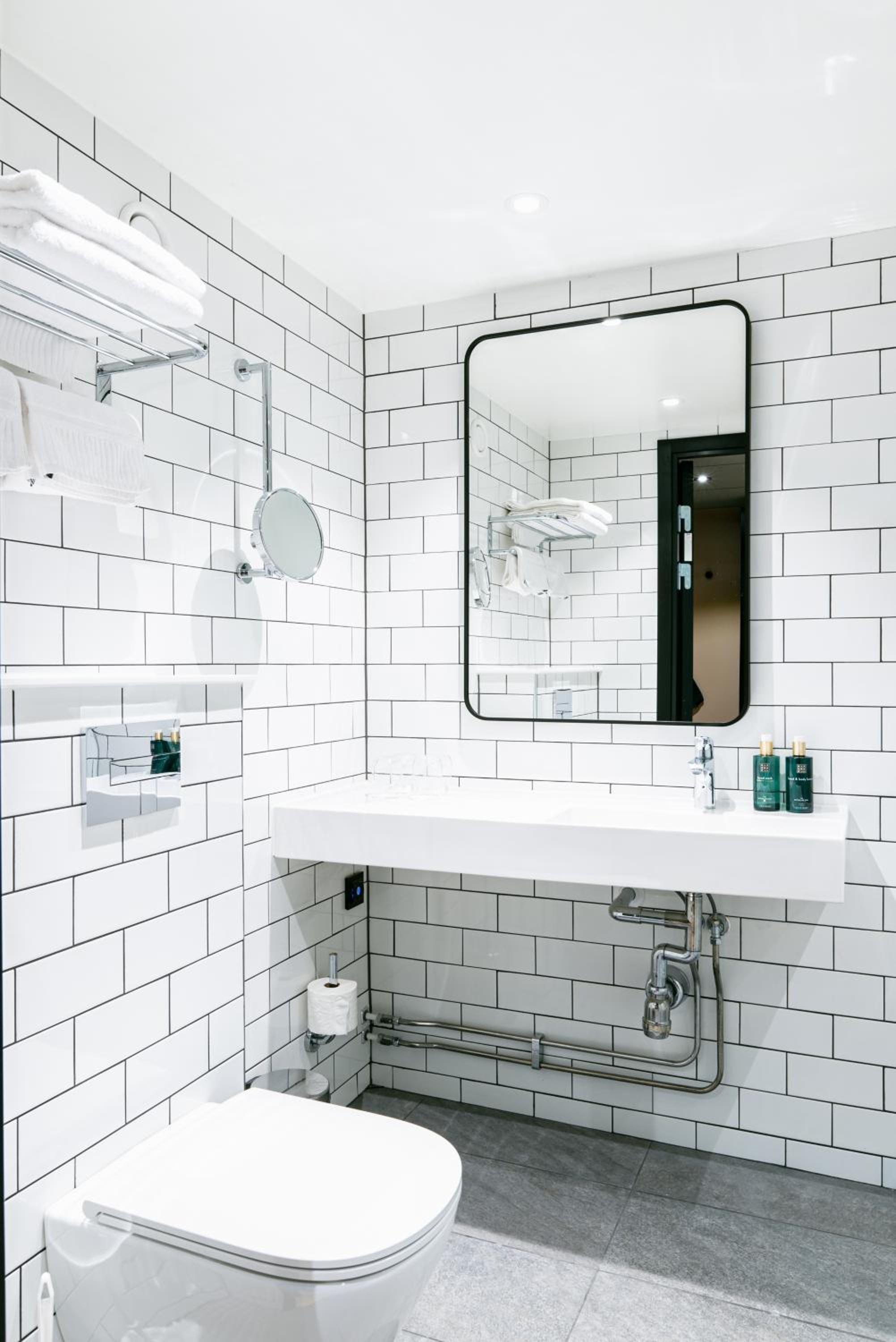Standard Double or Twin Room - Photo 1