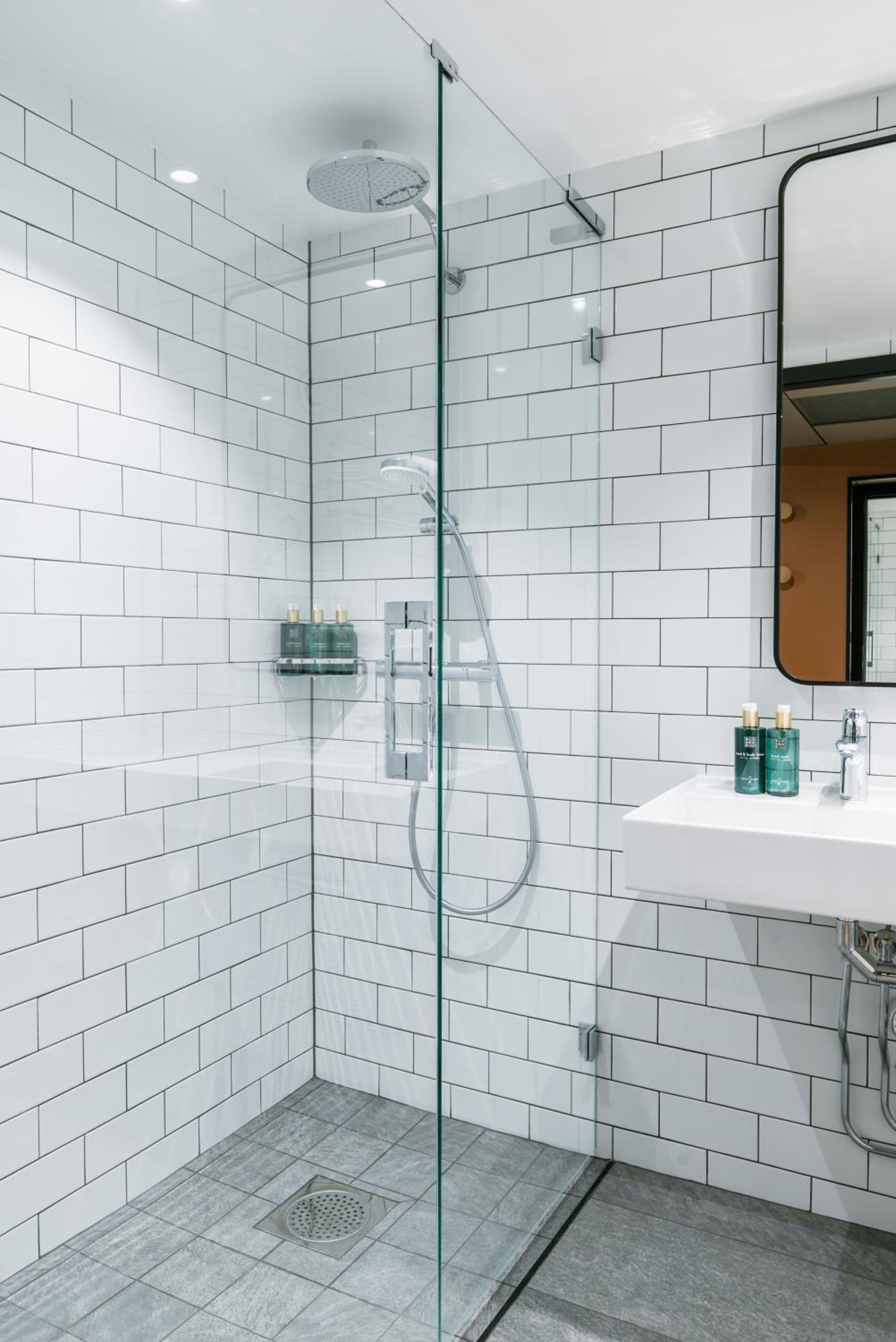 Standard Double or Twin Room - Photo 2