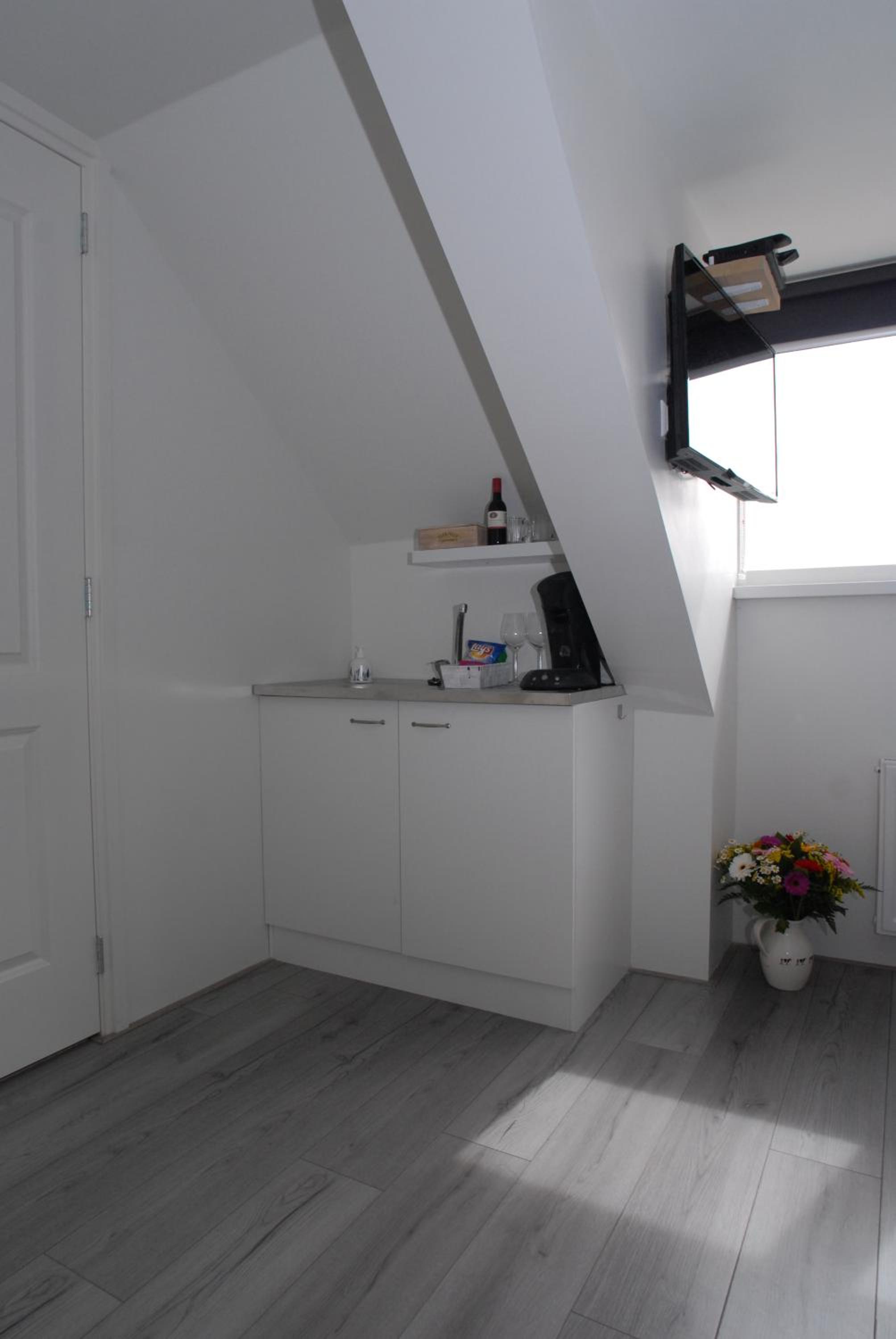 Double or Twin Room - Photo 3