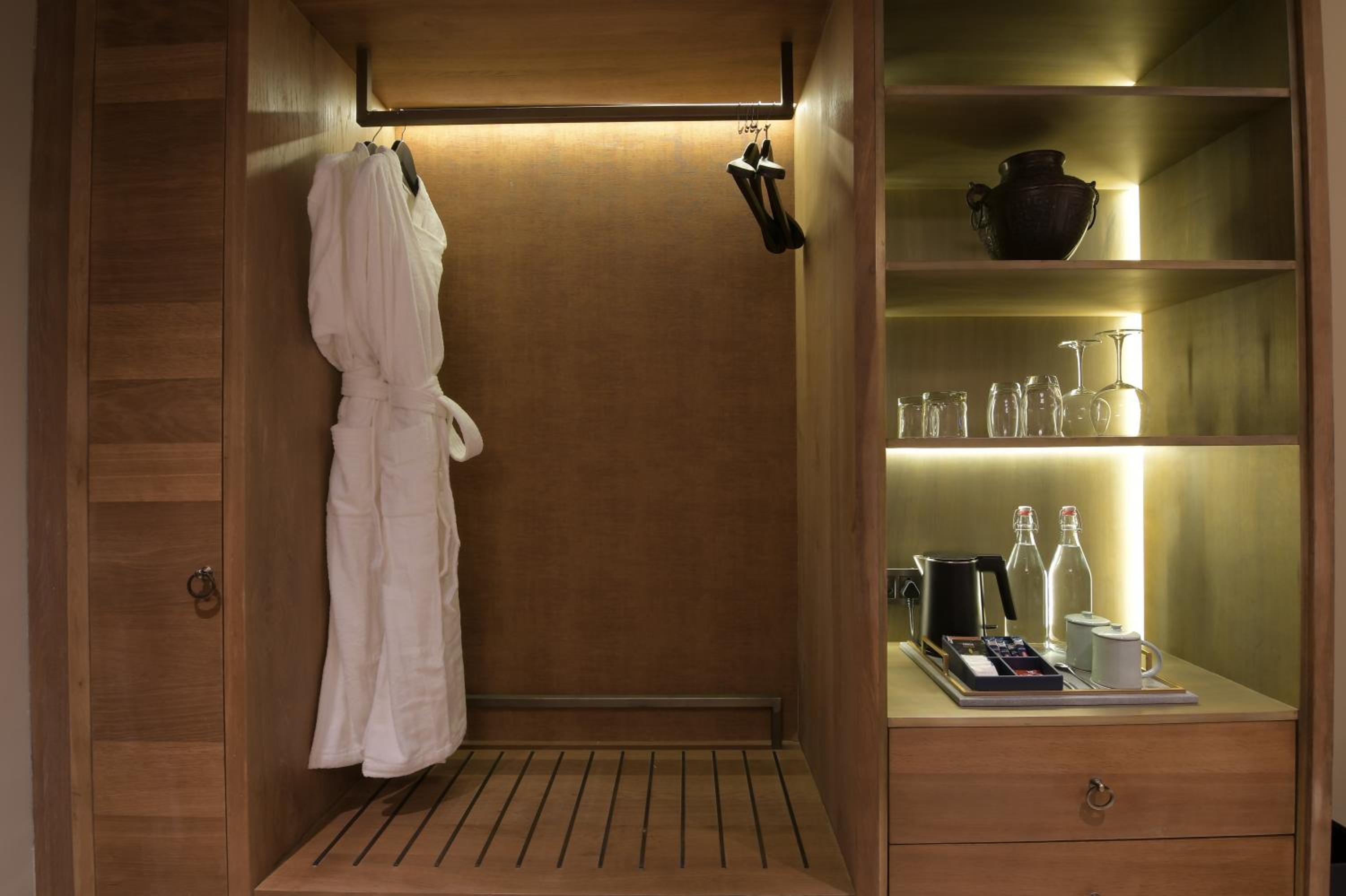 Club Shangrila Twin - Photo 1