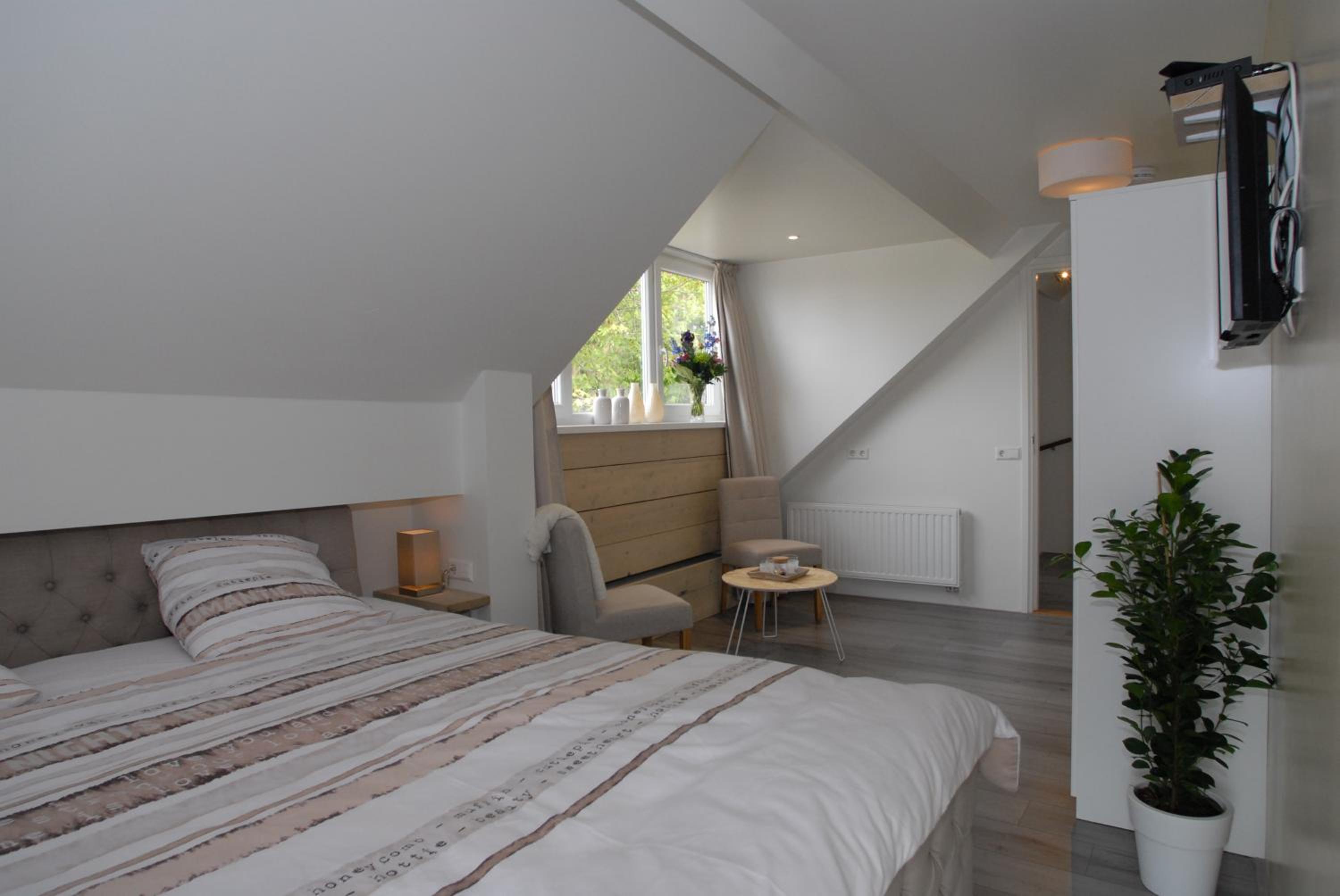 Triple Room with Bathroom - Photo 2