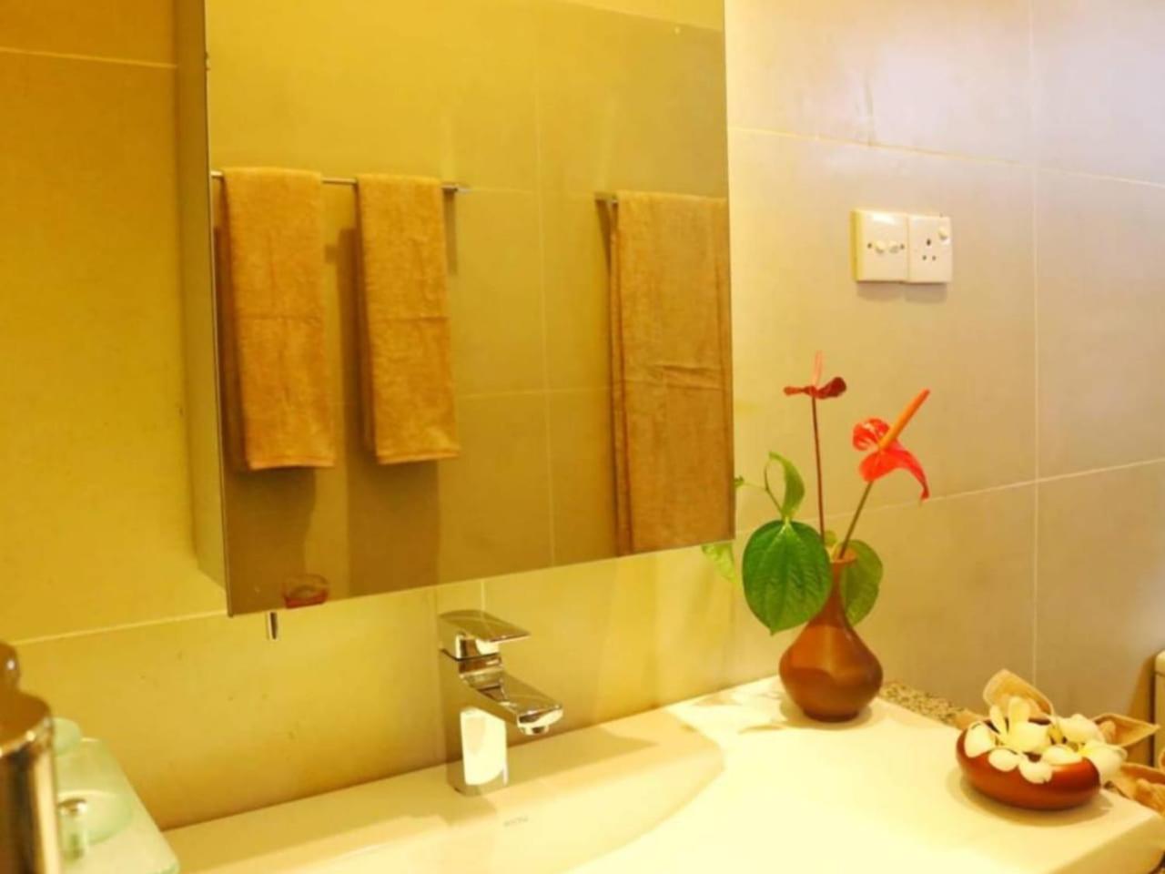 Standard Double Room - Photo 12