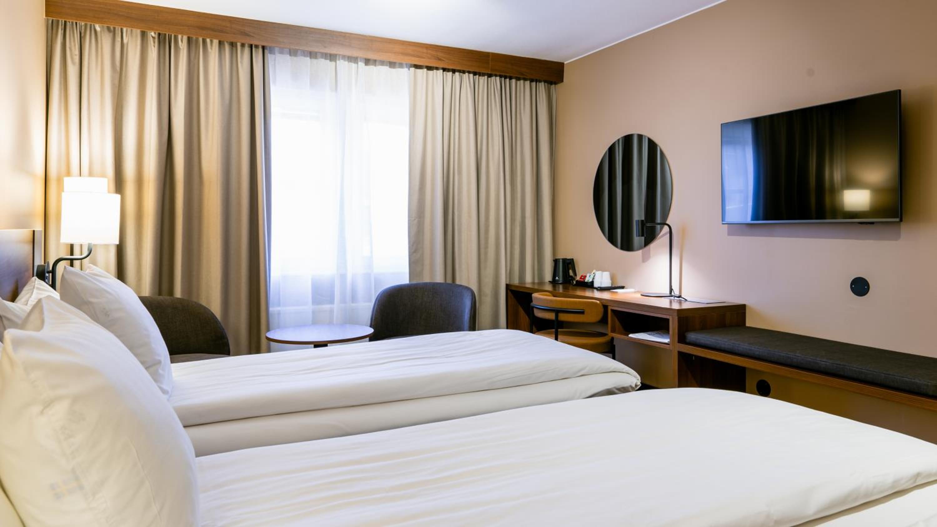Standard Double or Twin Room - Photo 3