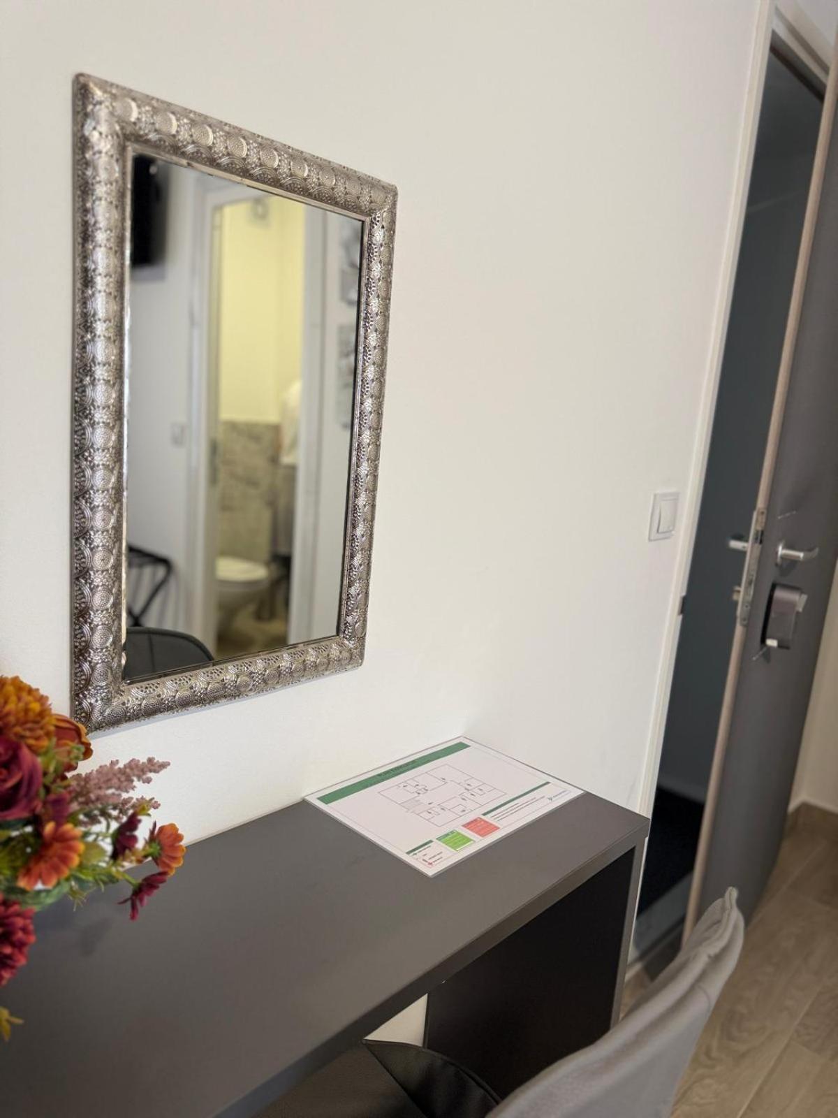 Double Room with Private Bathroom photo 3
