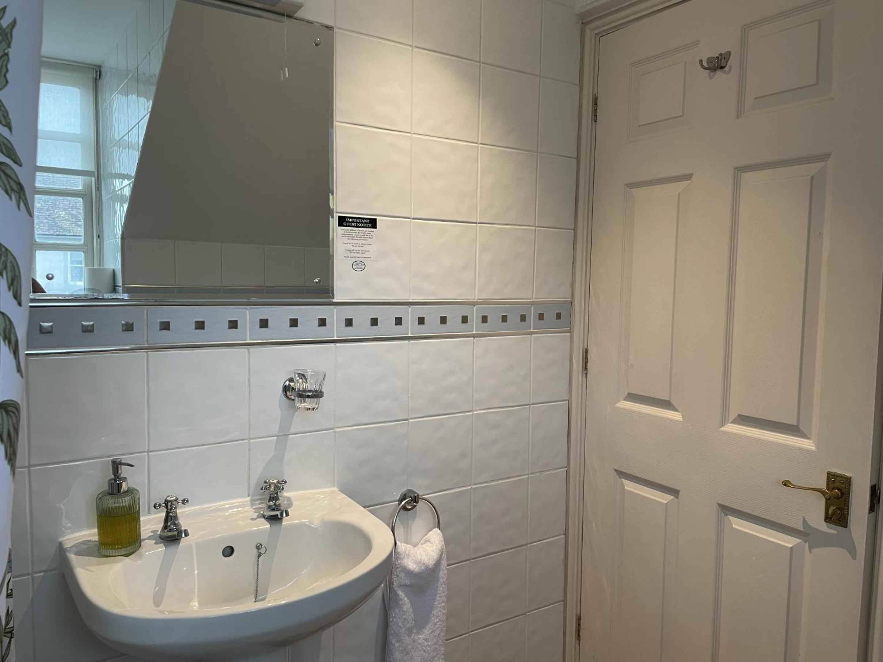 Standard Twin Room photo 2