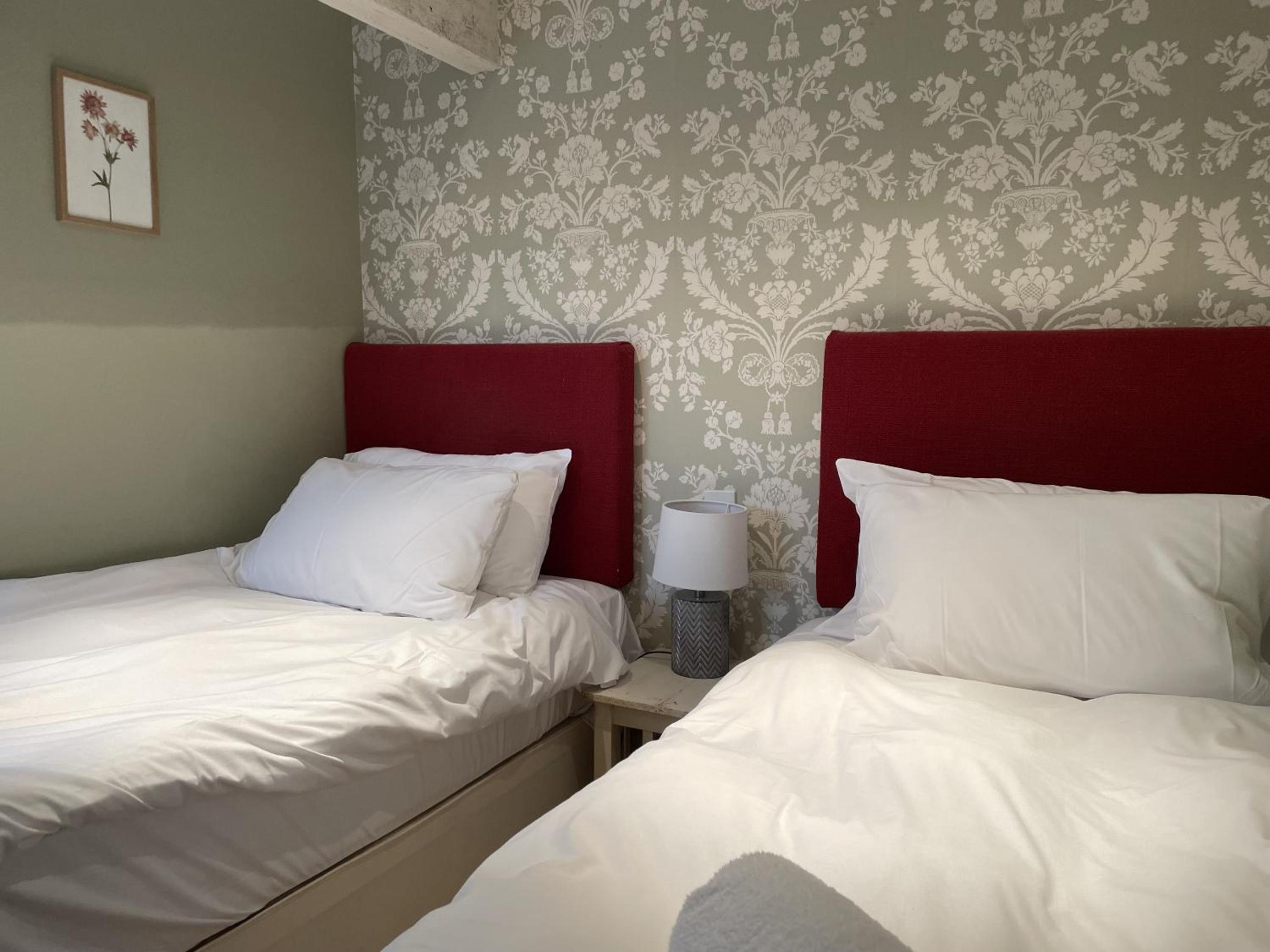 Standard Twin Room photo 3
