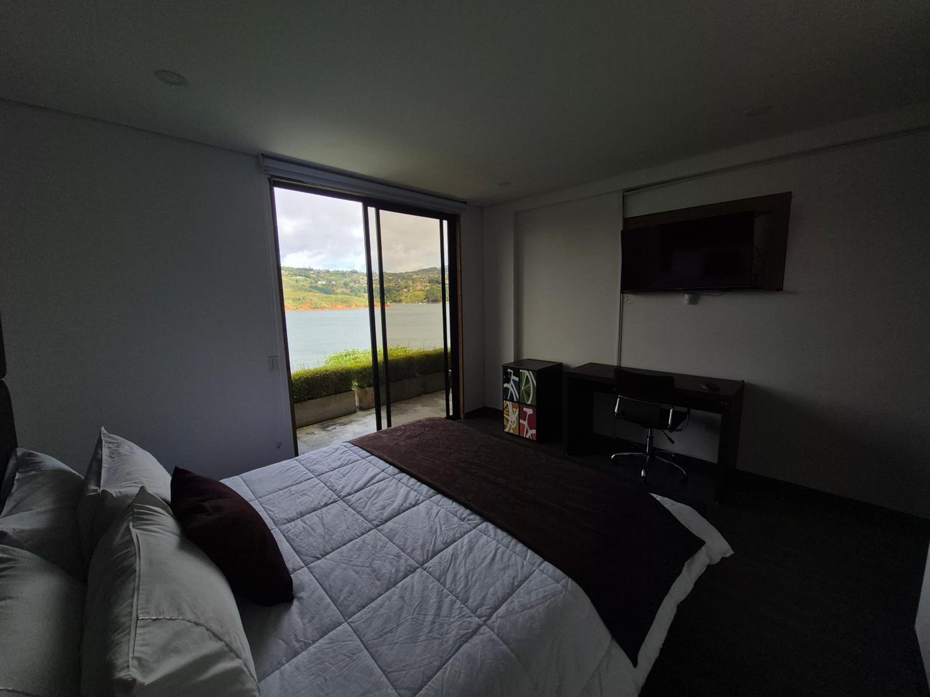 Double Room with Lake View photo 2