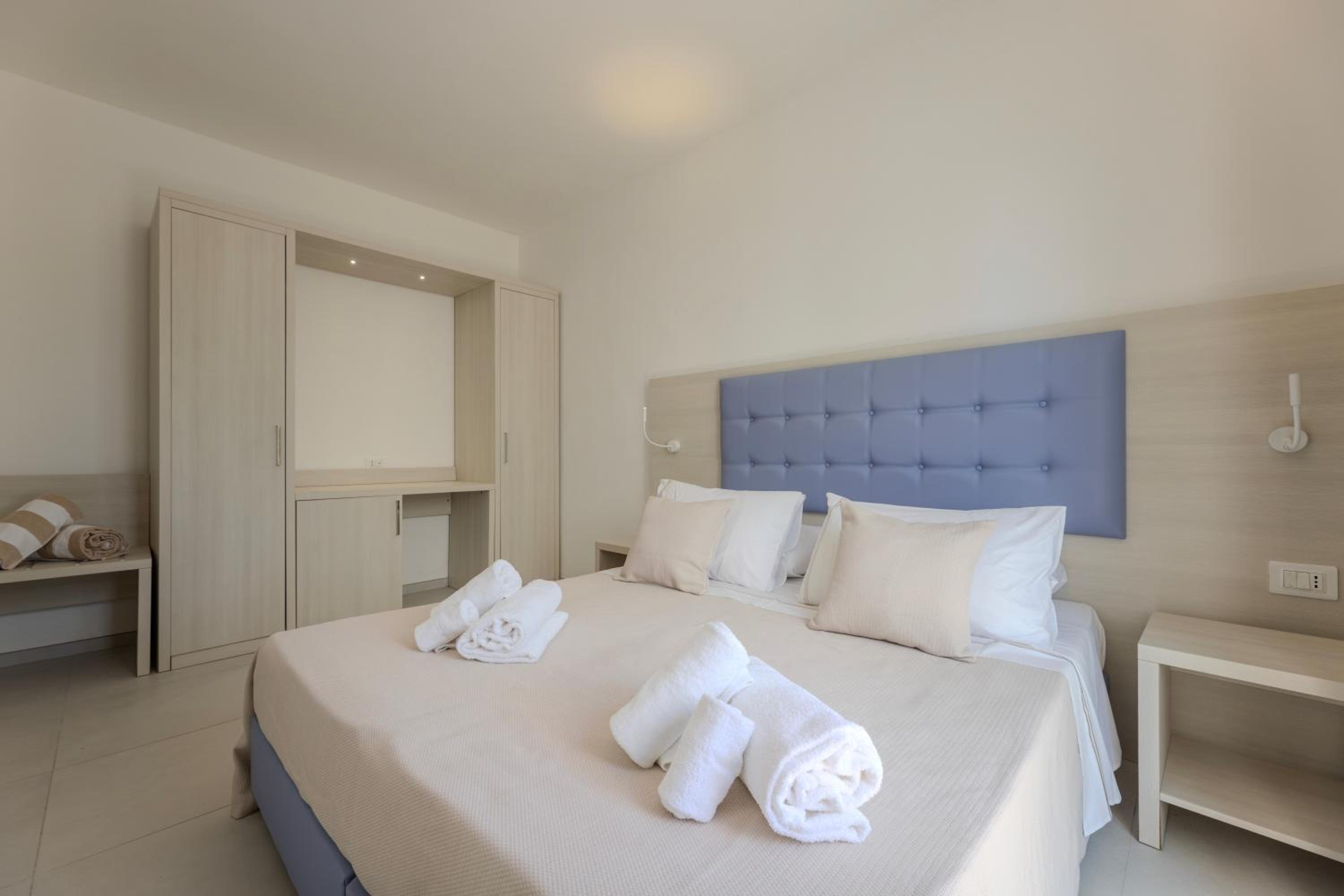 Double Room with Balcony and Sea View