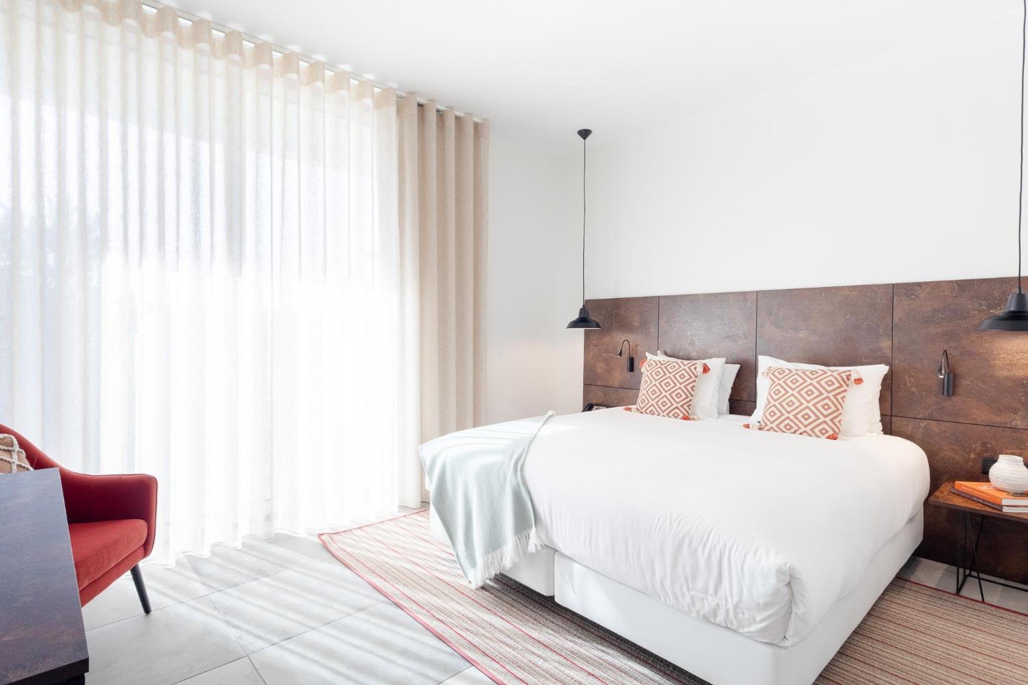 Deluxe Double or Twin Room - Photo 6