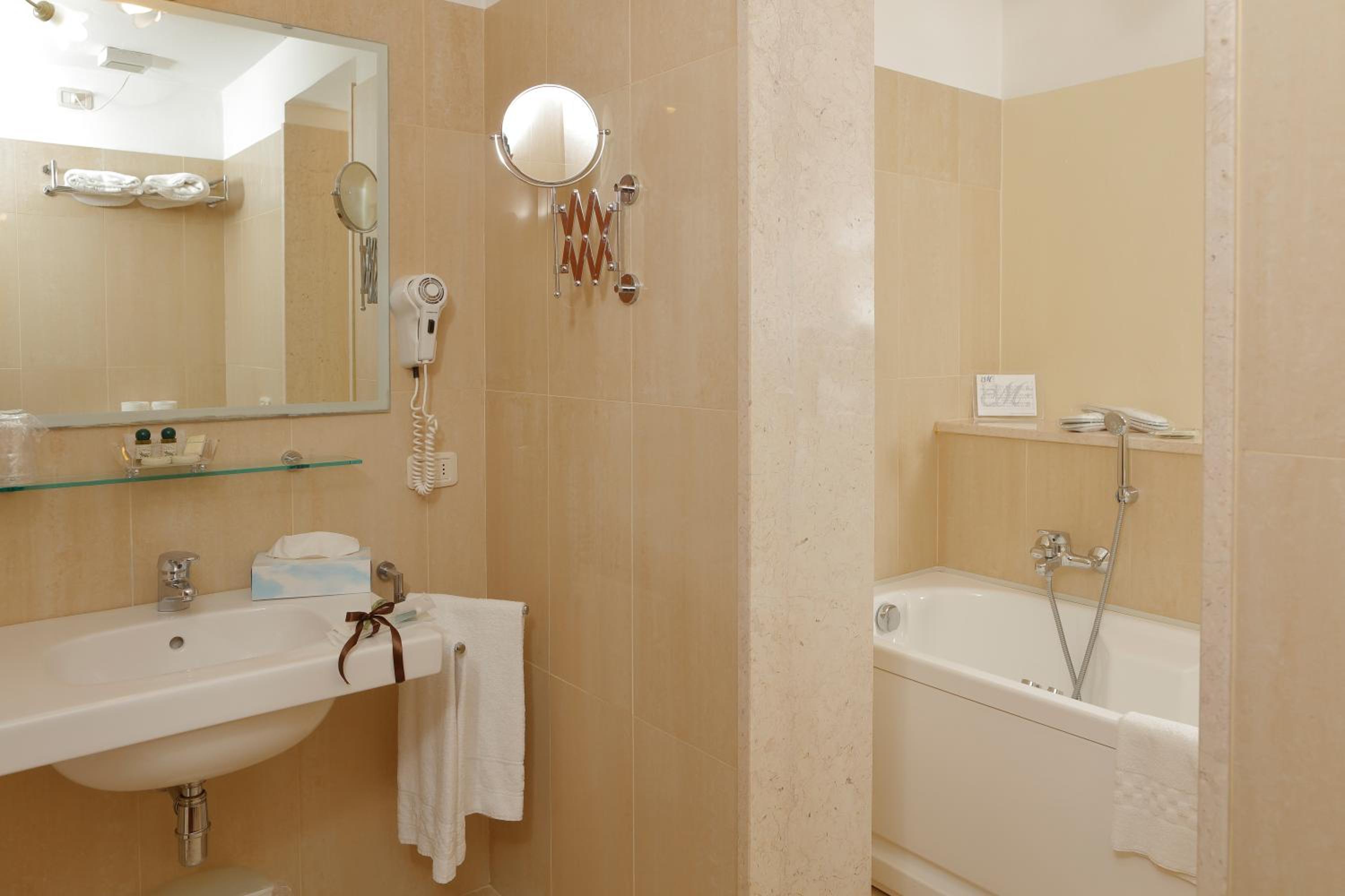Junior Suite - Photo 10