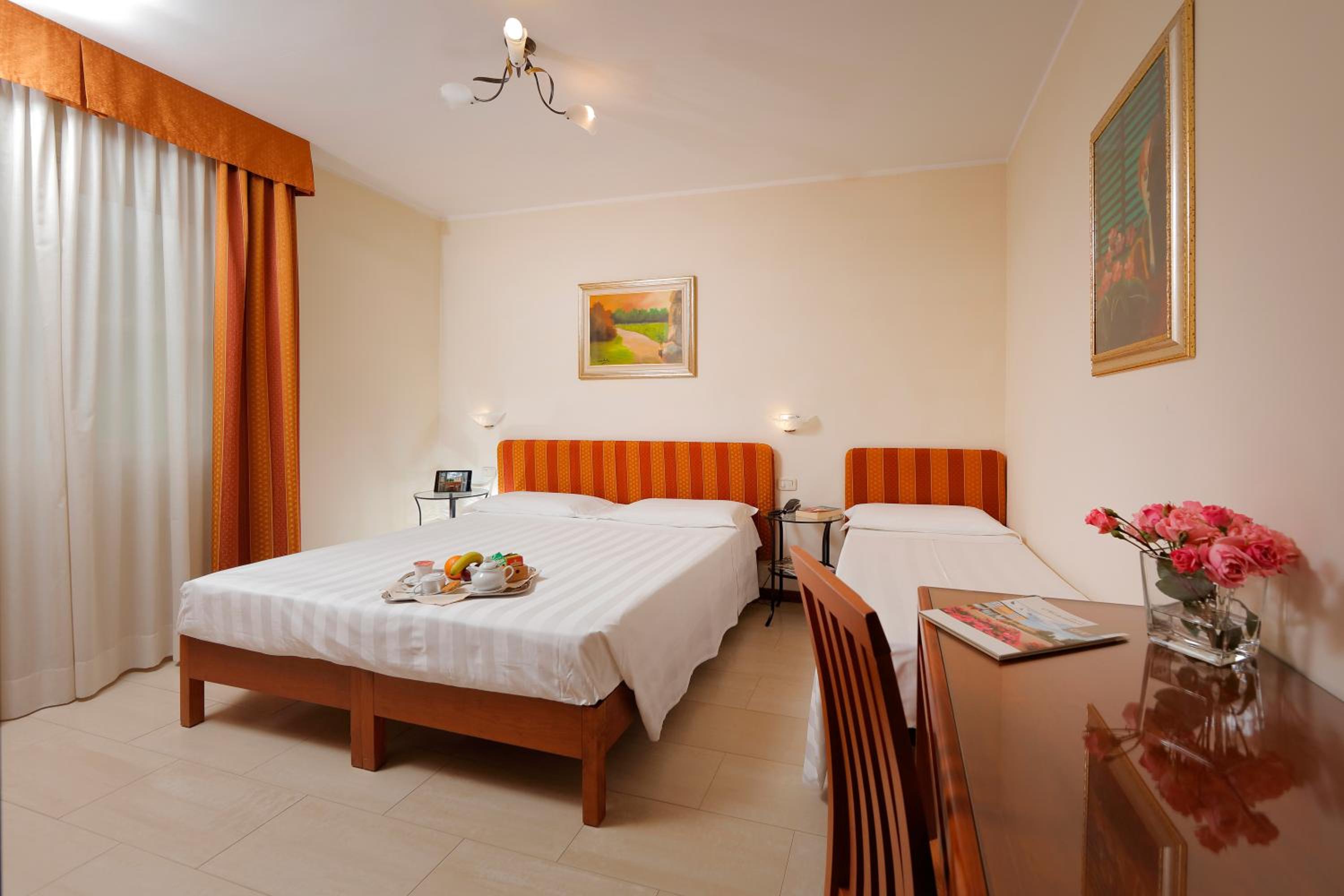 Triple Room - Photo 2