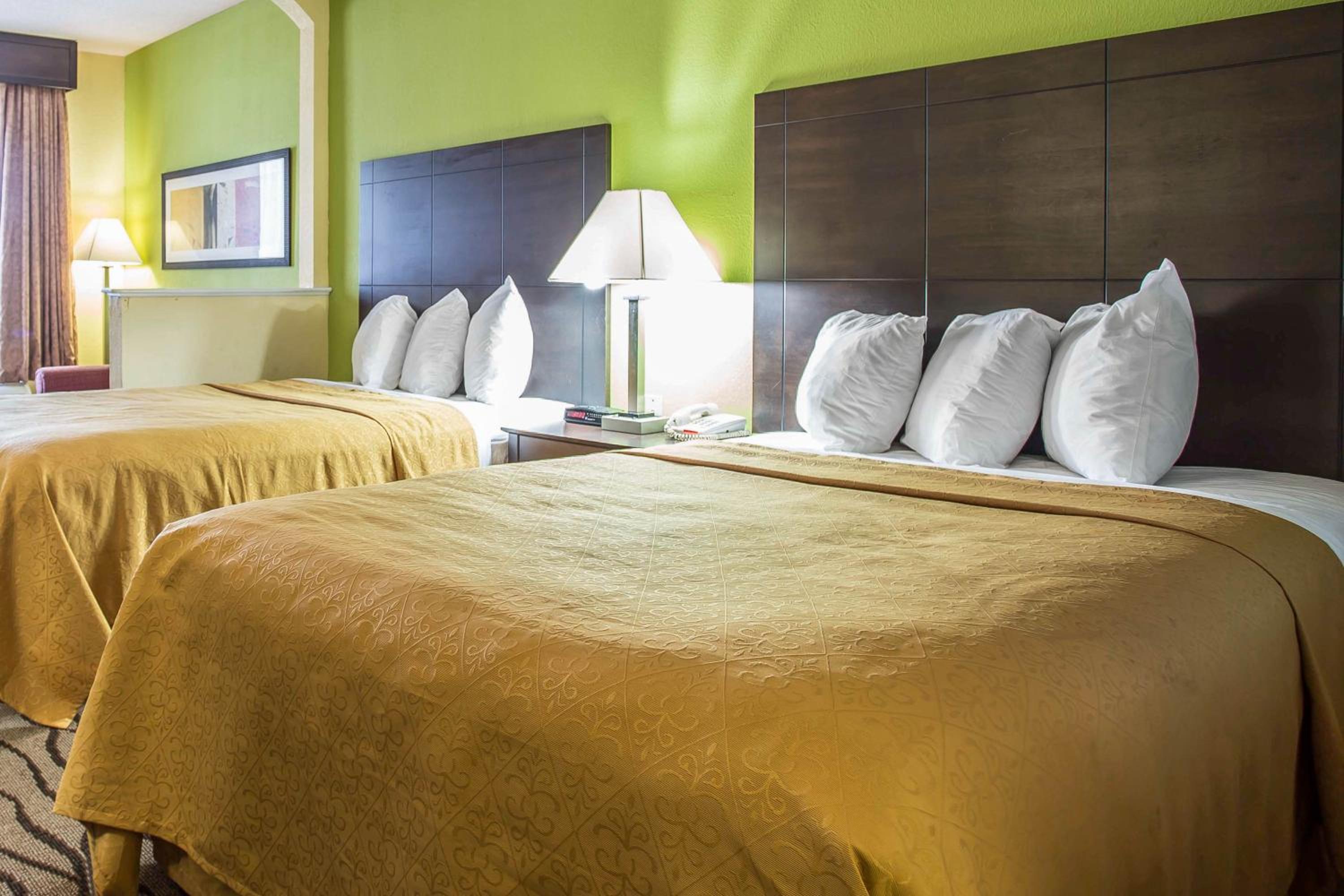 Double Room with Two Double Beds - Non-Smoking - Photo 3