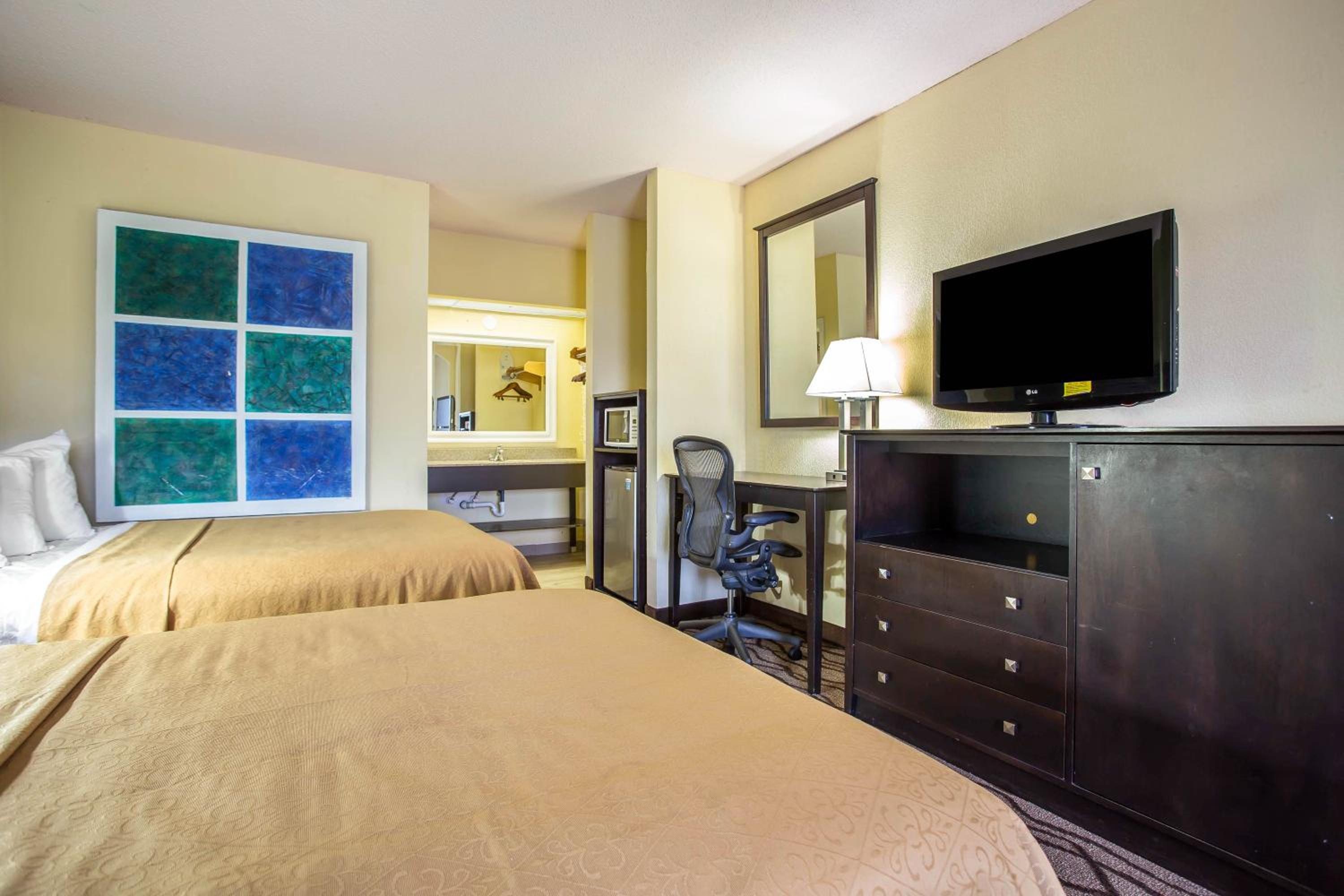 Double Room with Two Double Beds - Non-Smoking - Photo 1