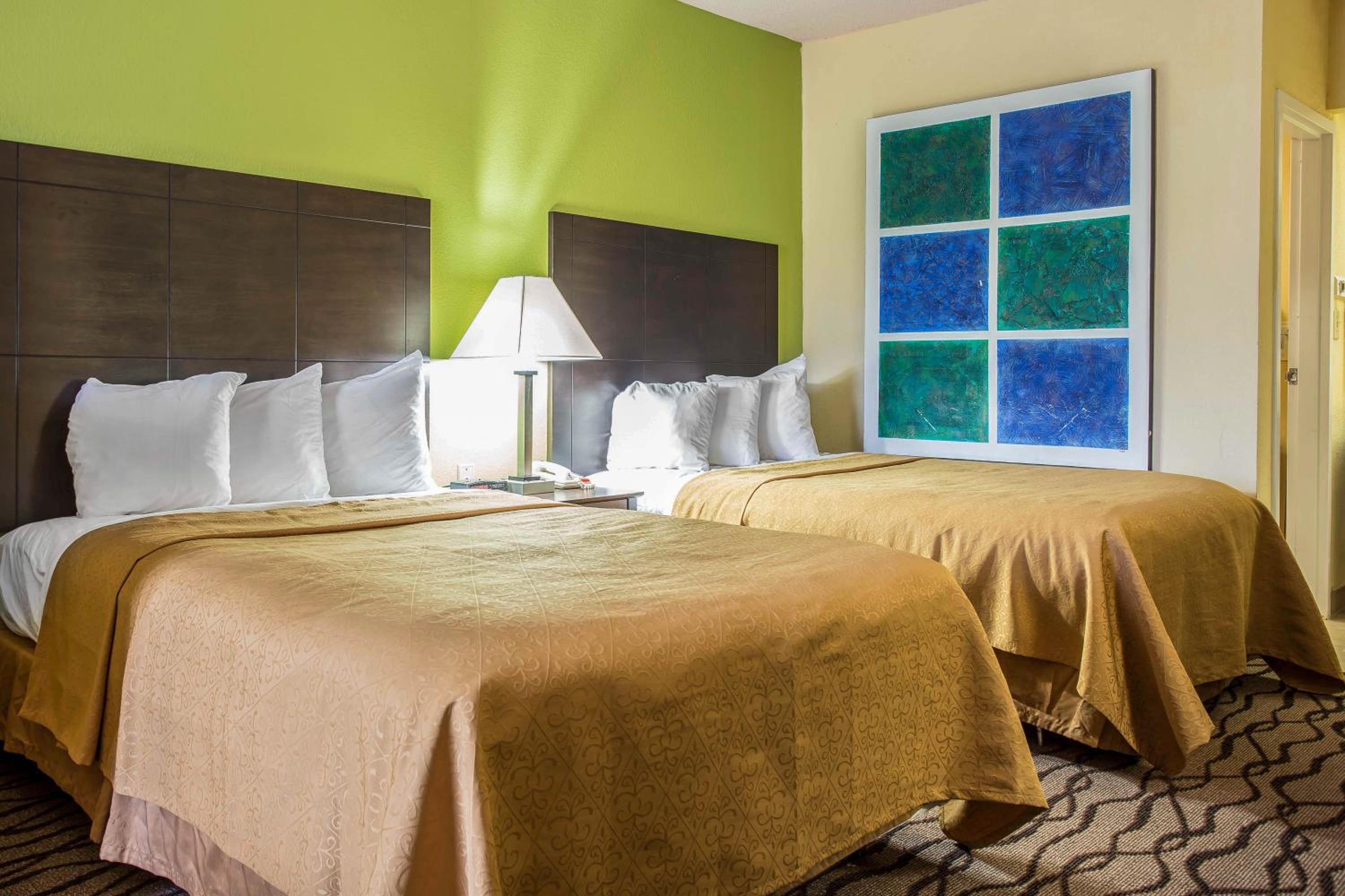 Double Room with Two Double Beds - Non-Smoking - Photo 2