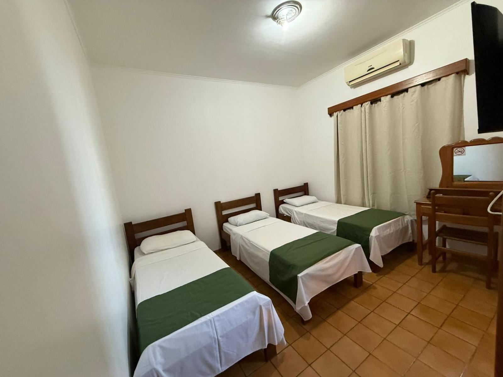 Twin Room with Extra Bed photo 3