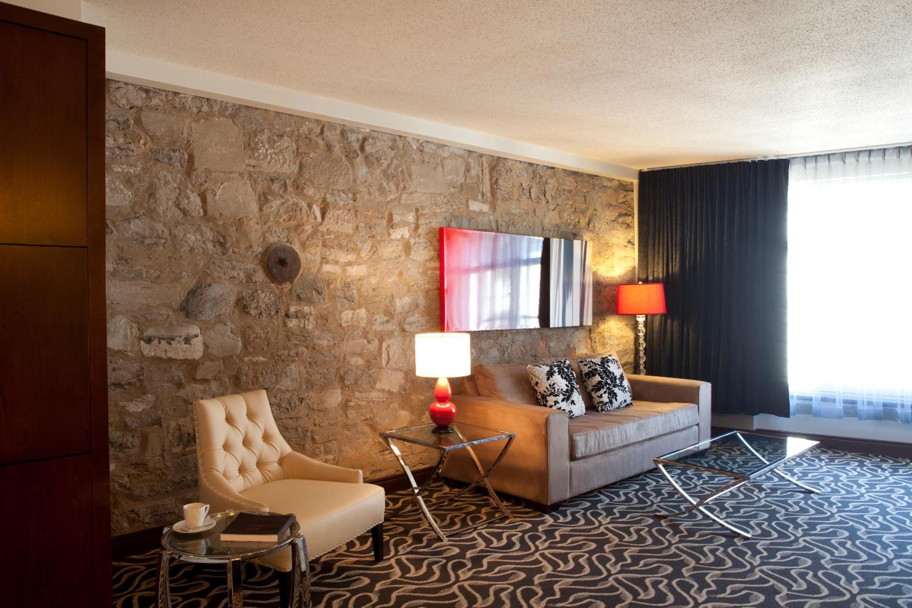 Superior Suite - Photo 6