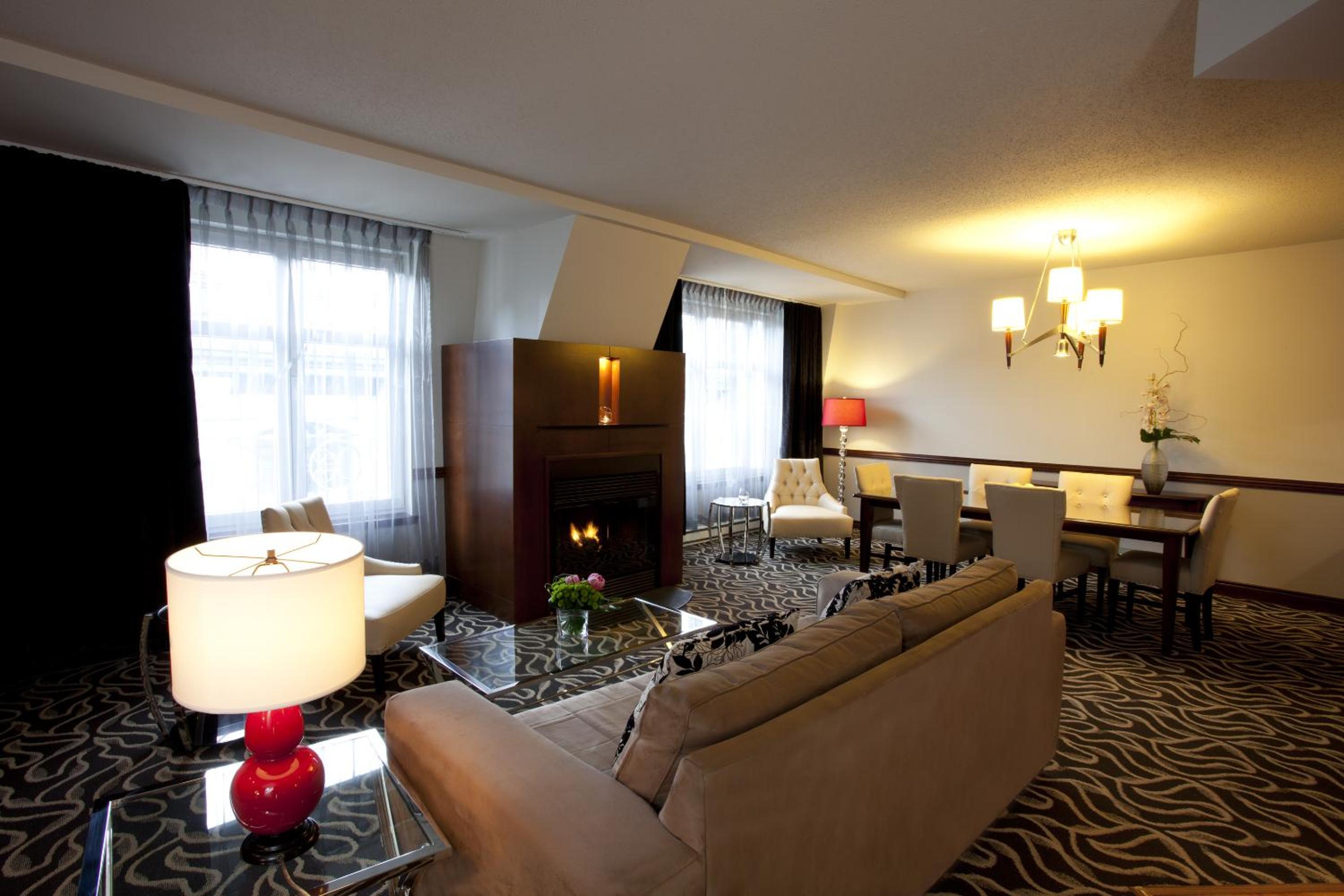 Two-Bedroom Suite - Photo 3