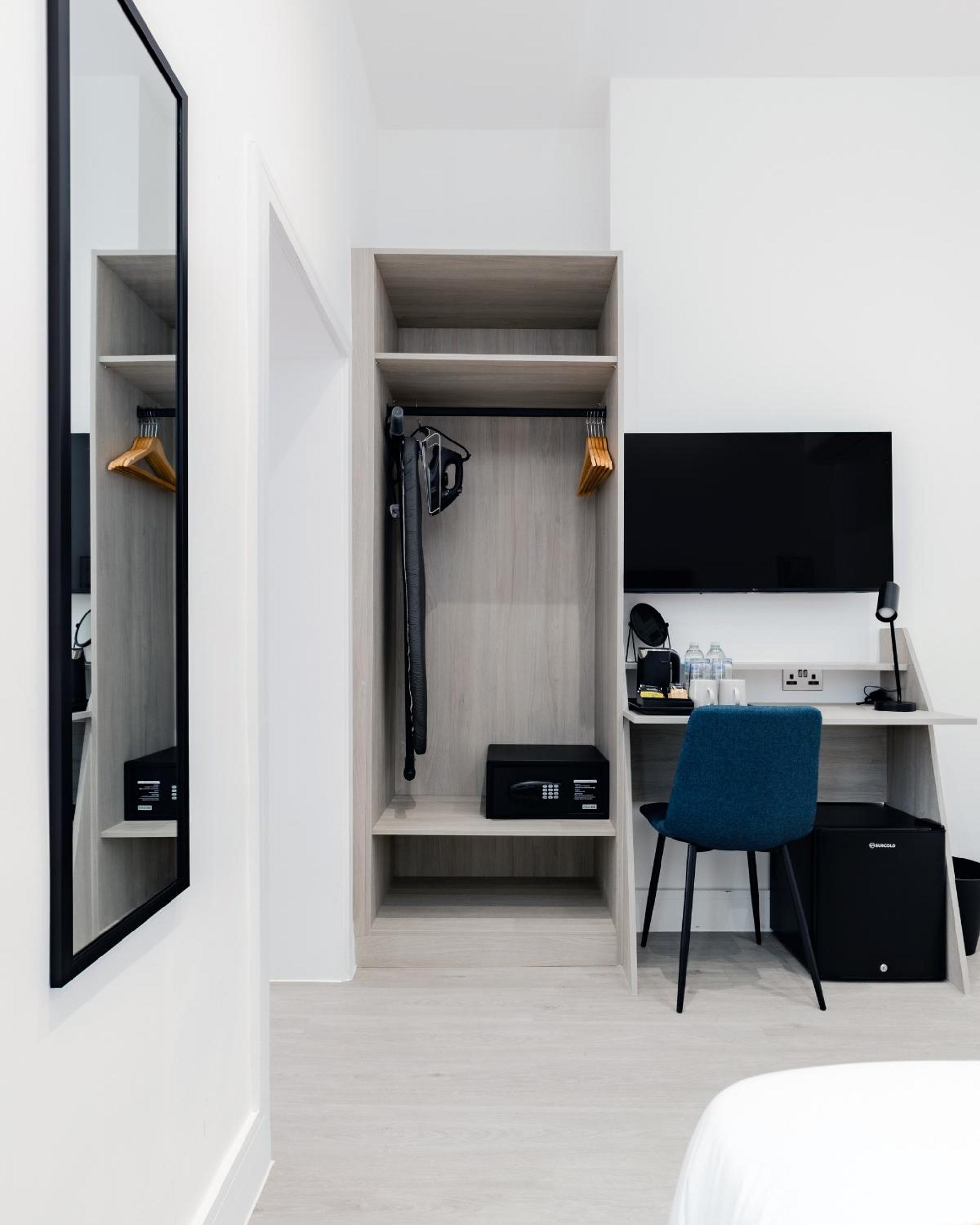 Classic Quadruple Room
