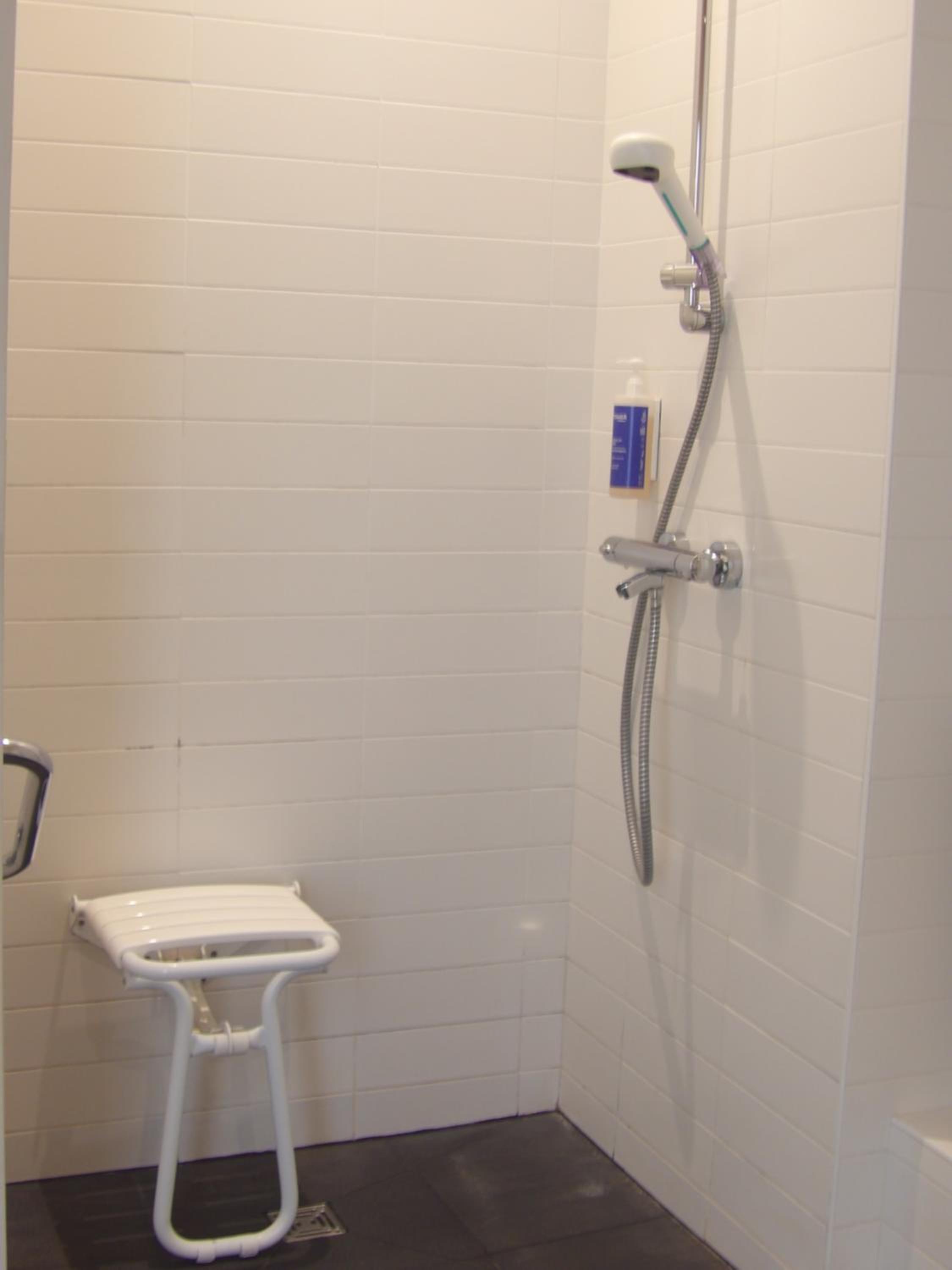 Standard Double Room - Cliff side - Disability Access photo 3