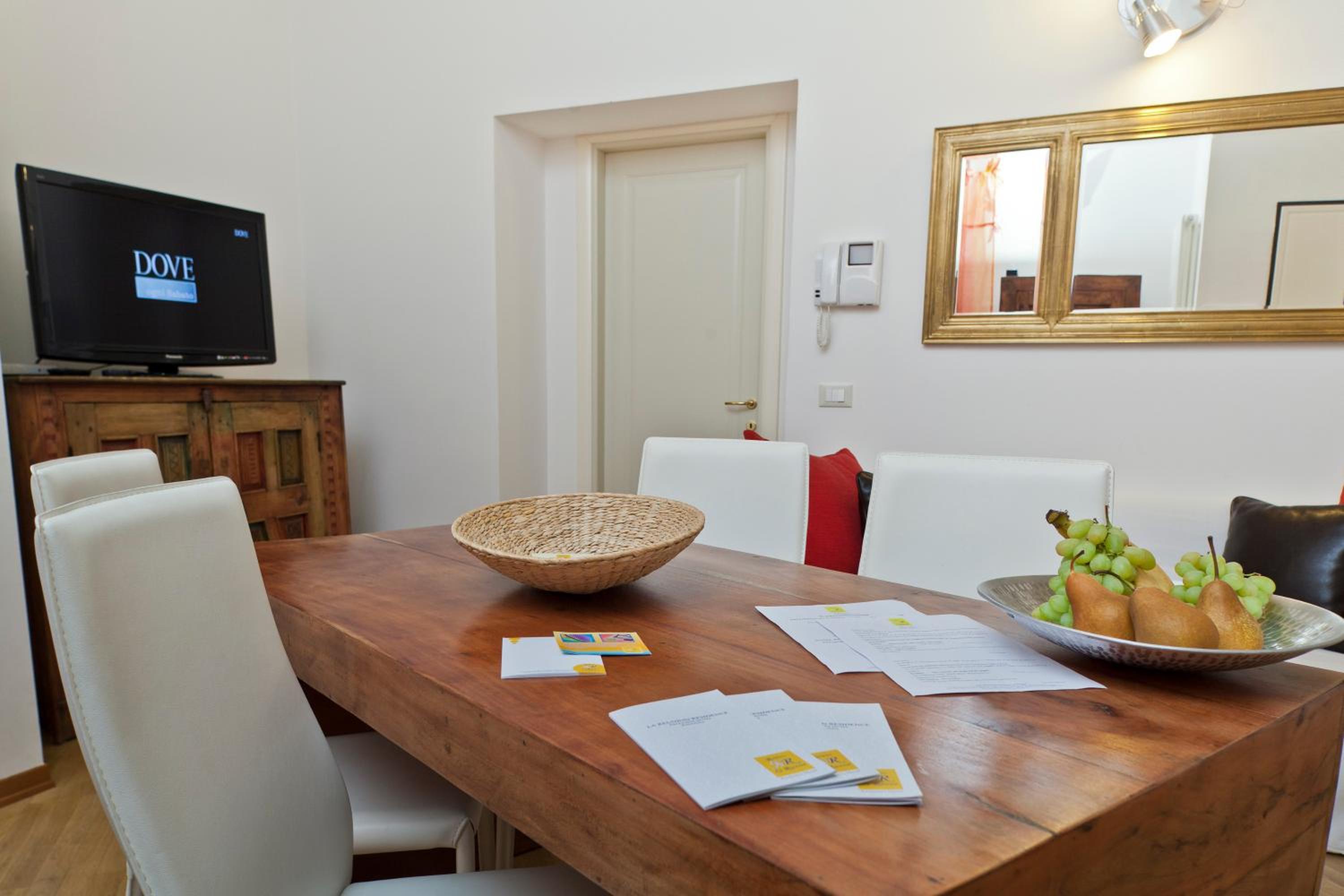Executive Suite - Photo 3