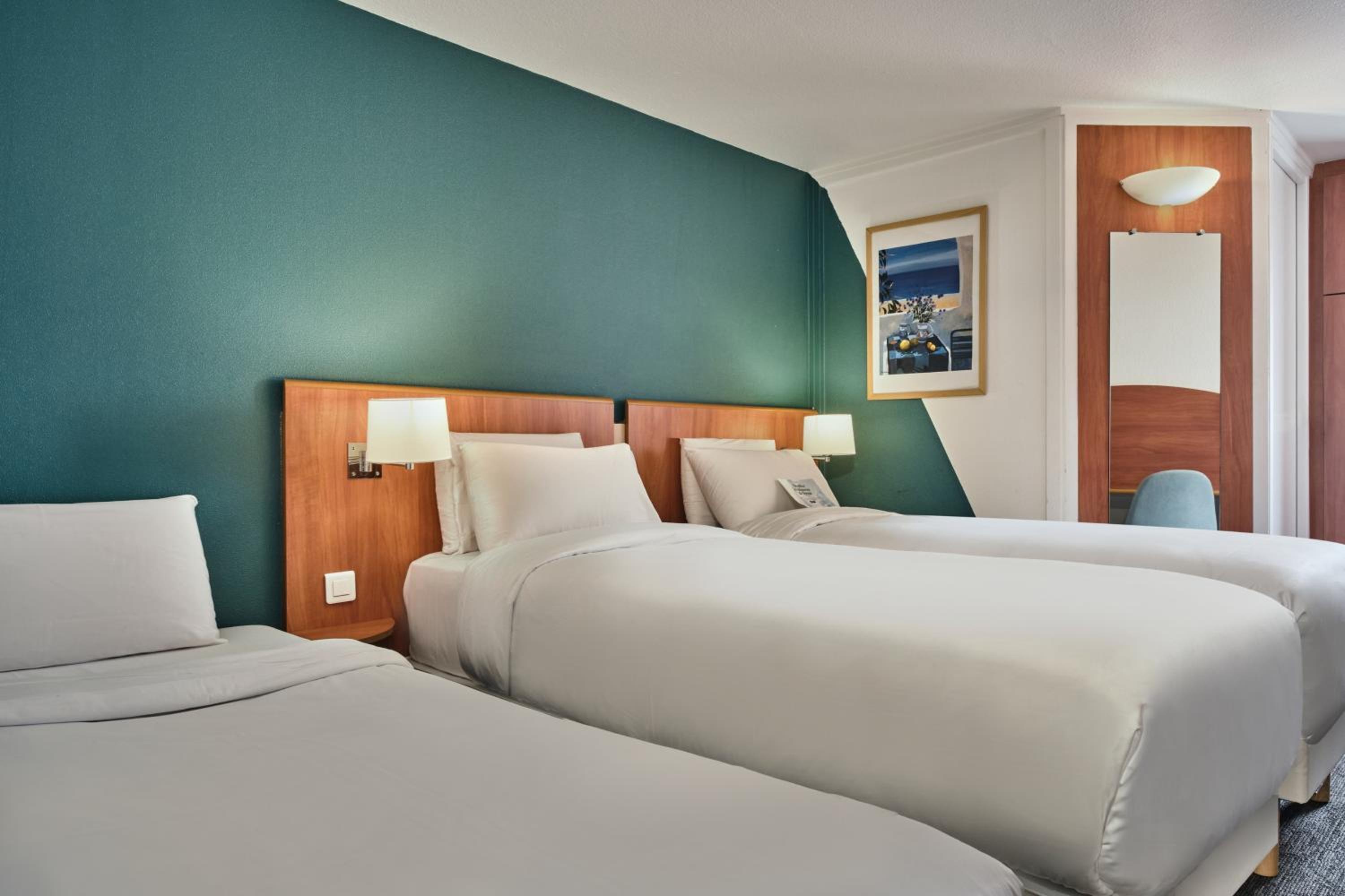 Triple Room with 3 Single Beds