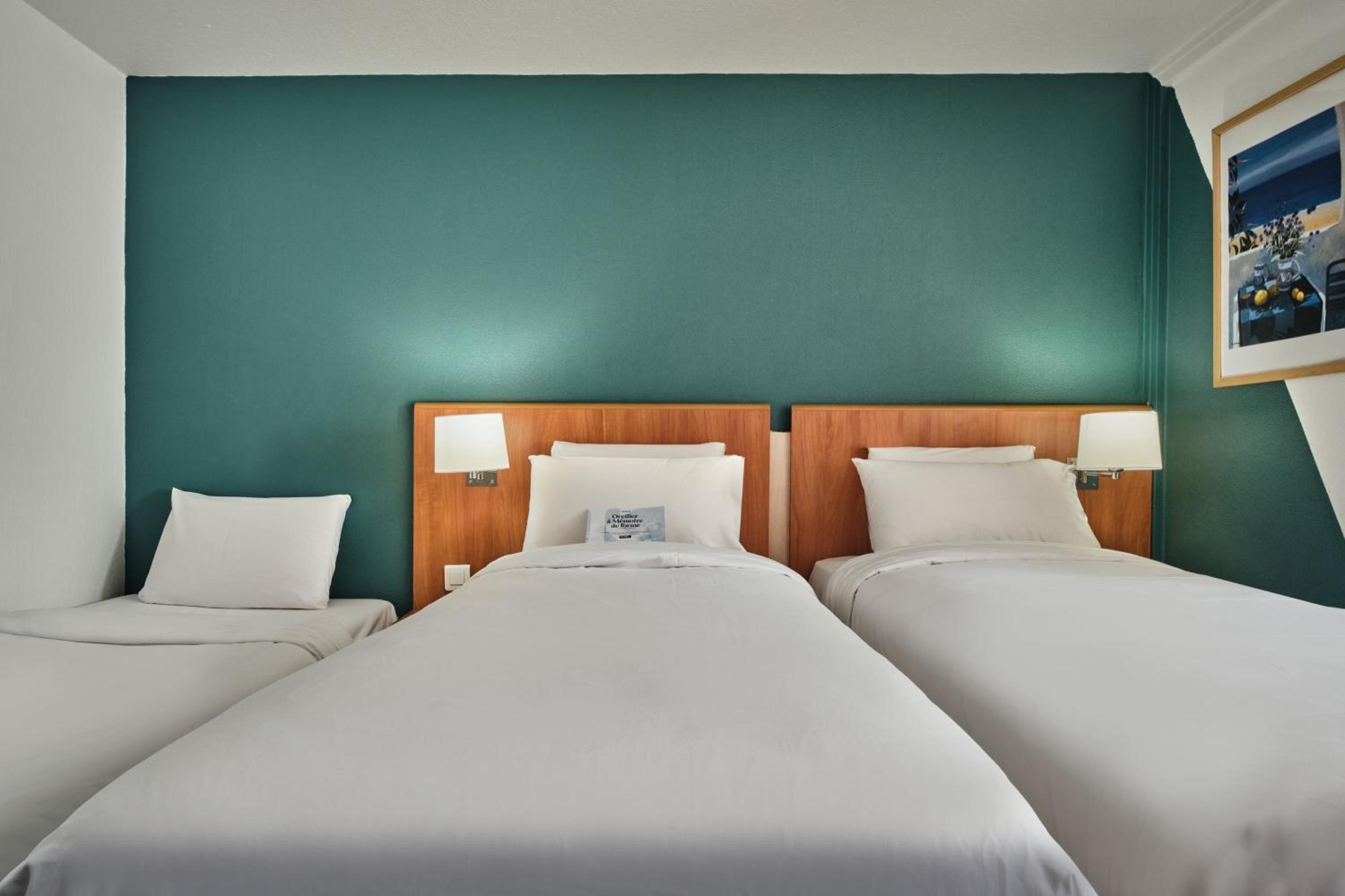 Triple Room with 3 Single Beds