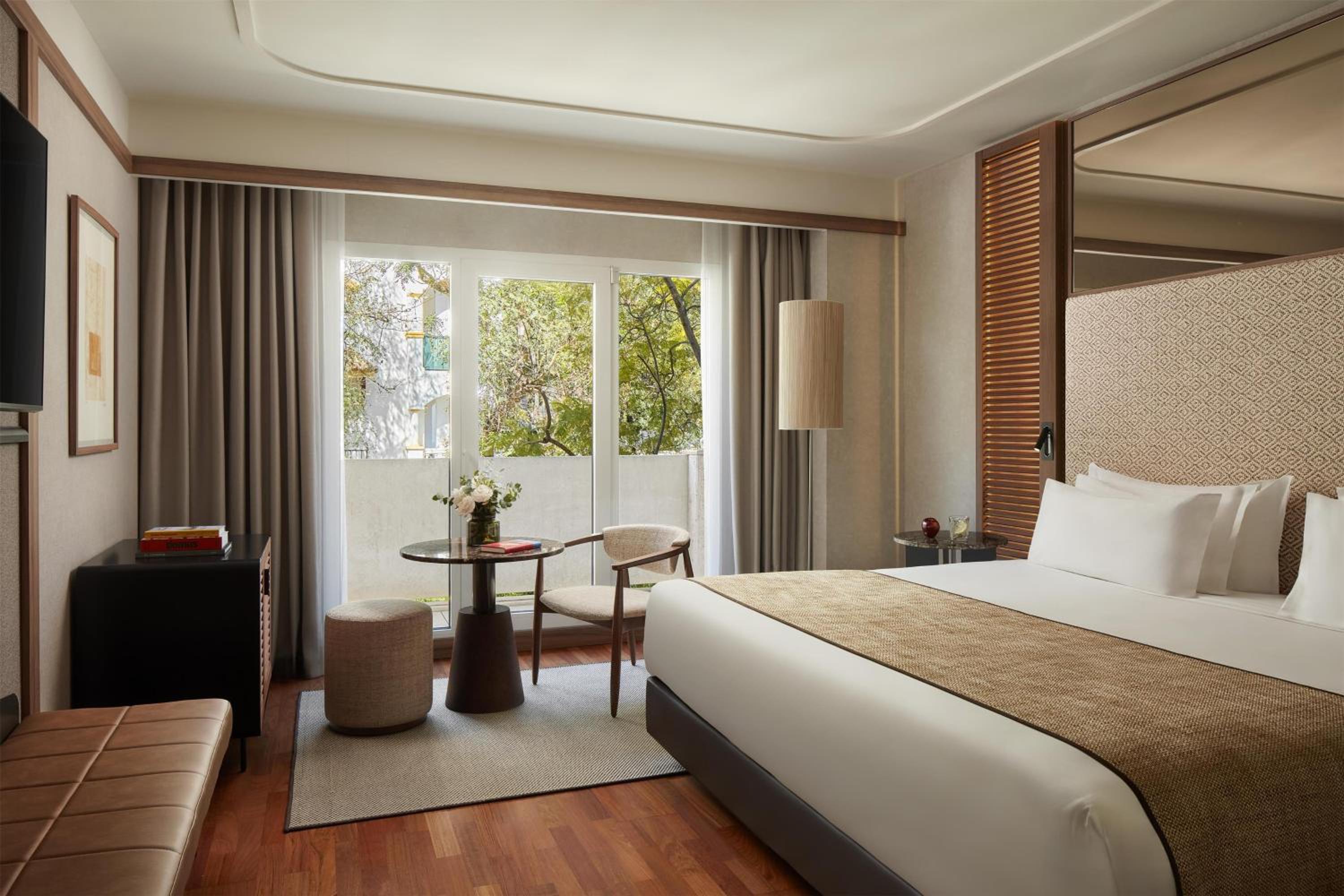 Superior Room with Pool View and Terrace - Photo 8