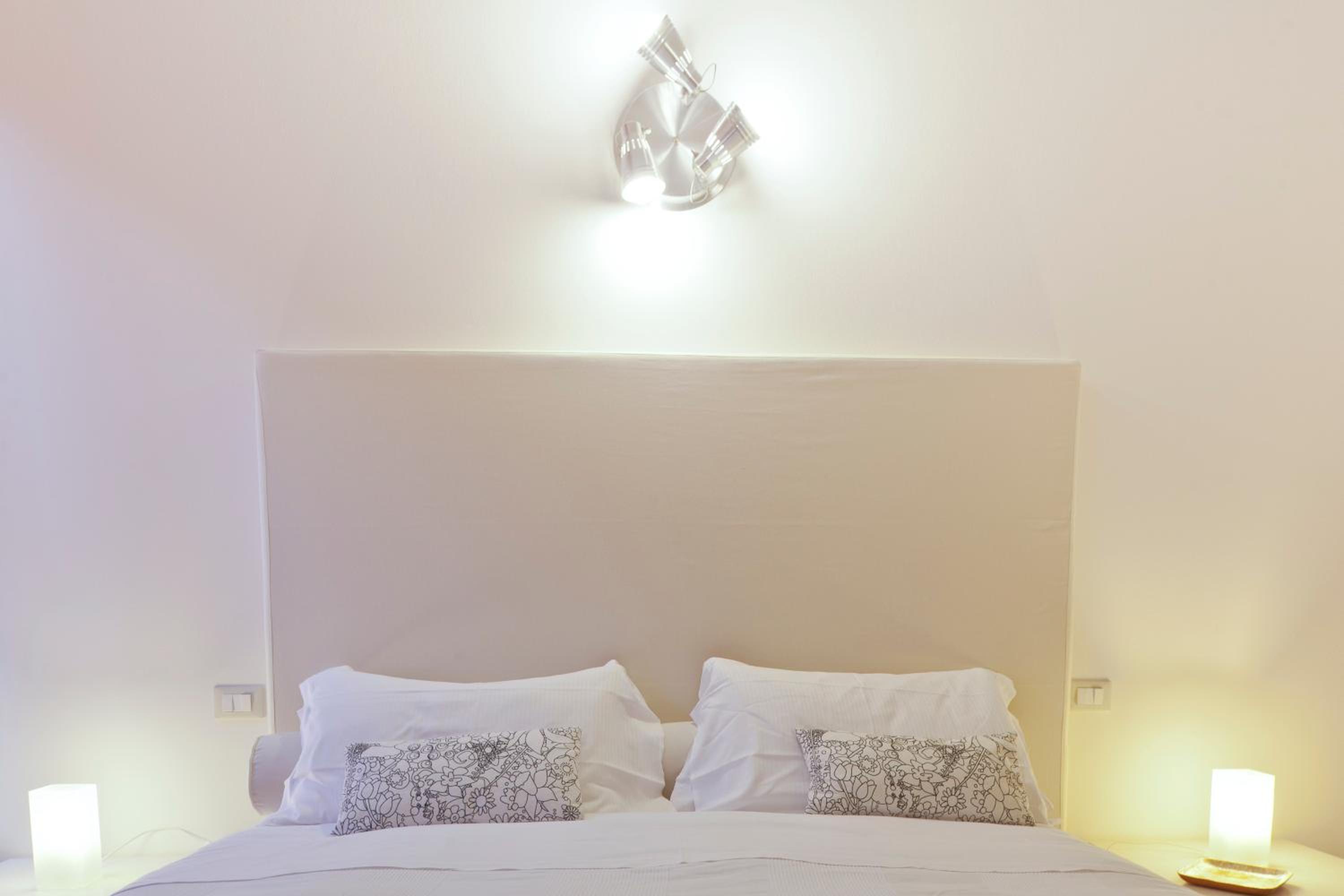Deluxe Suite - Photo 10