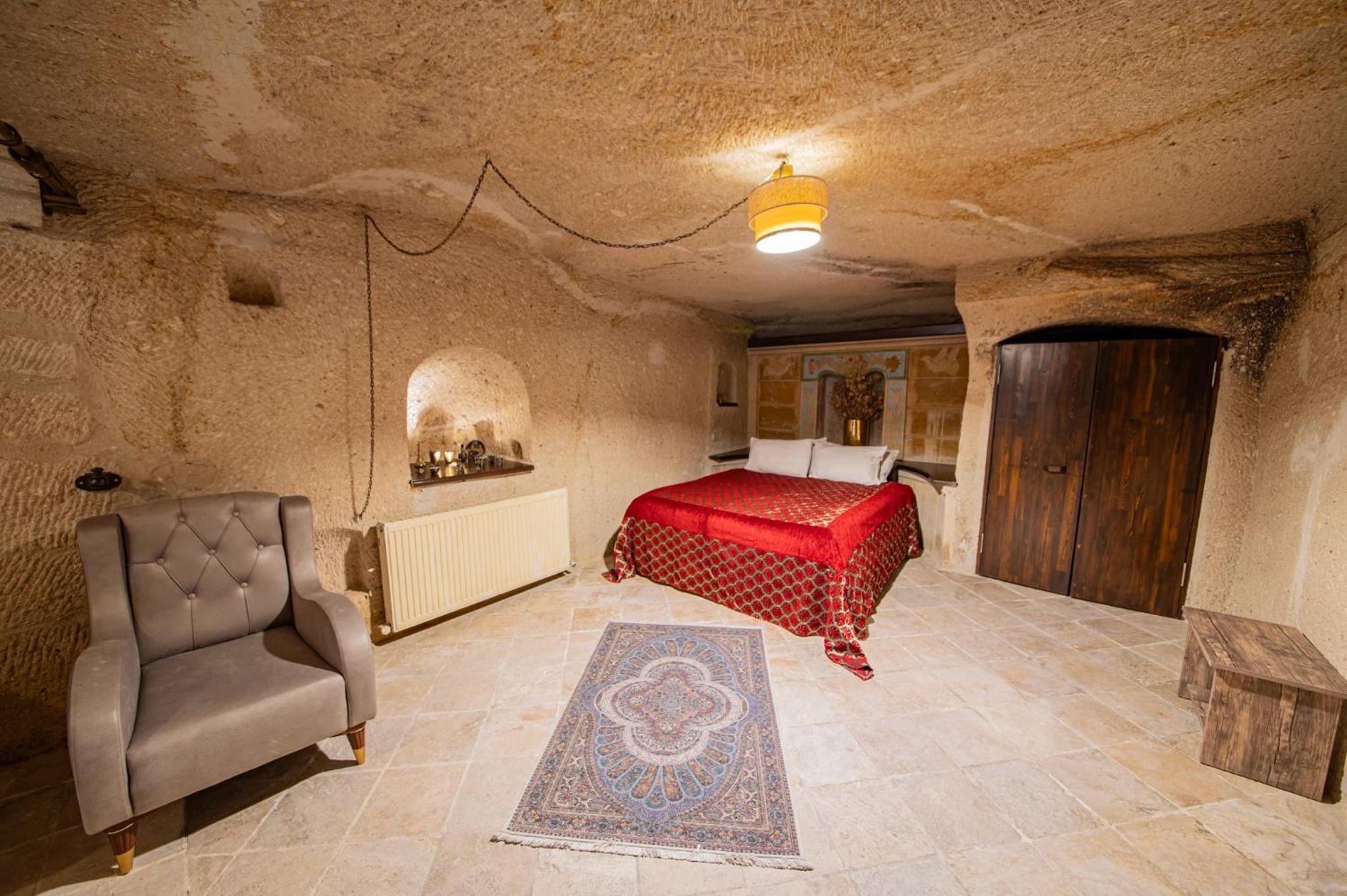 Second Building Cave - Photo 10