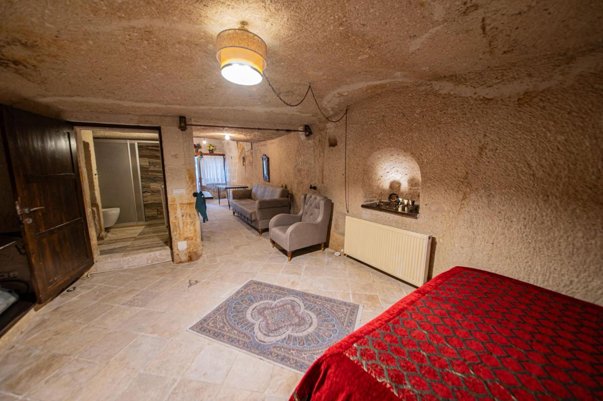 Second Building Cave - Photo 11