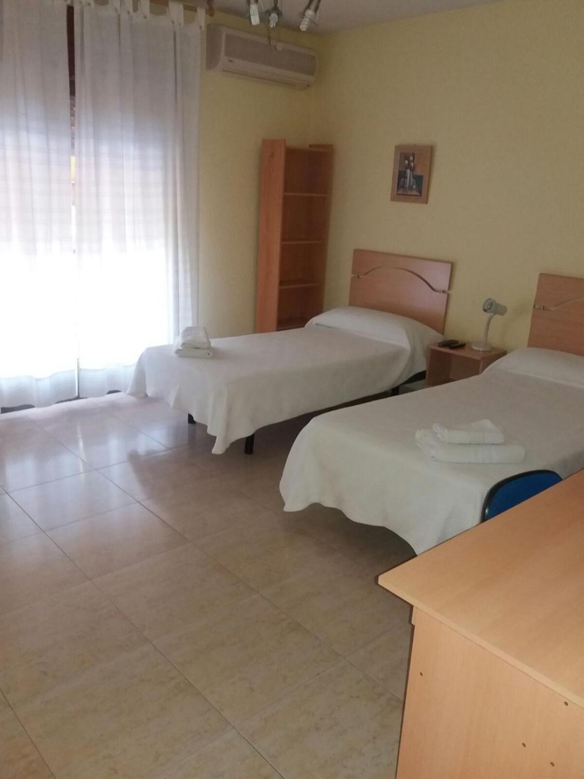 Twin Room with Shared Bathroom photo 3