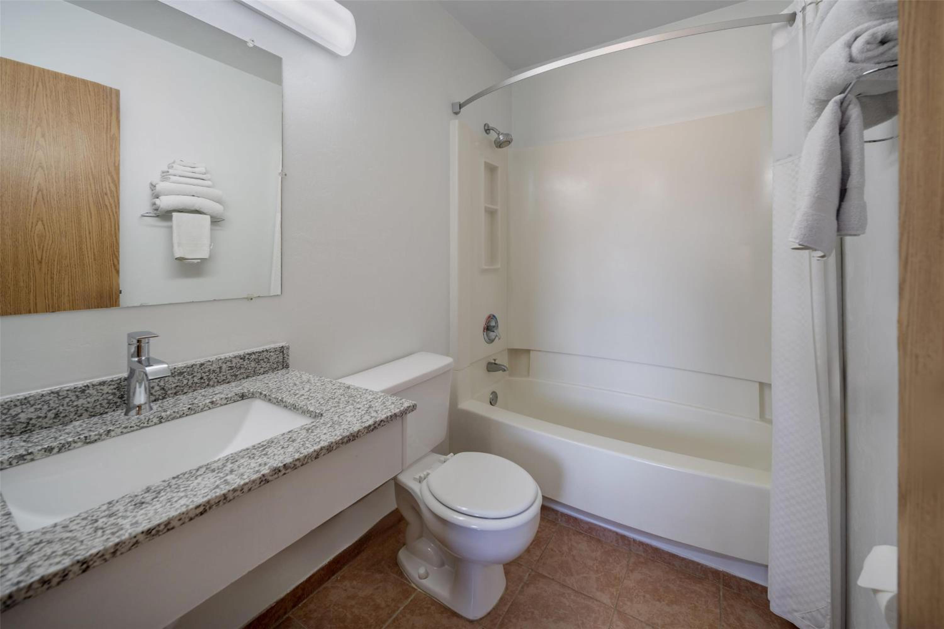 Two-Room King Suite with Sofa Bed - Non-Smoking - Photo 4